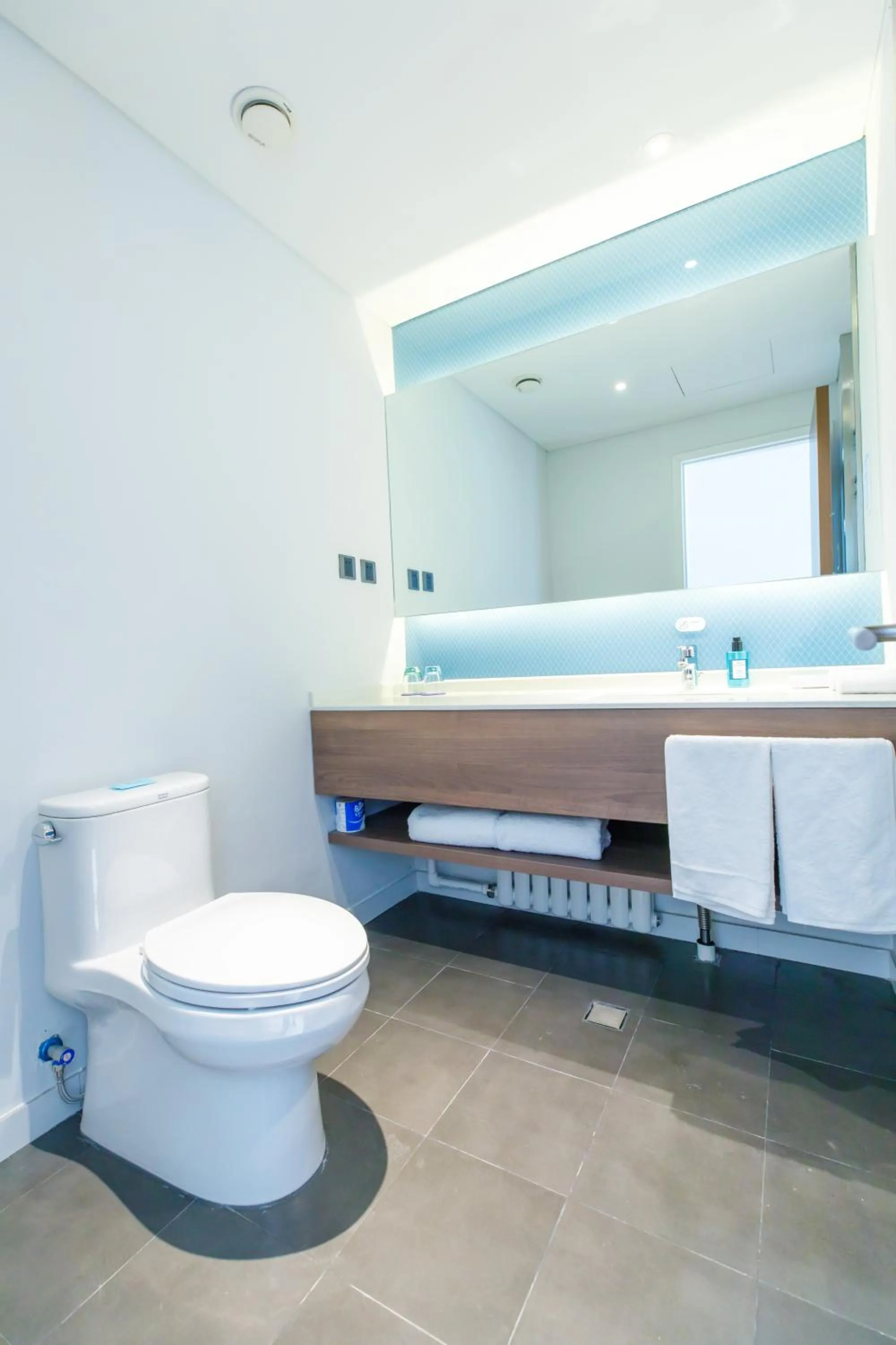 Photo of the whole room in Holiday Inn Express Harbin Qunli by IHG