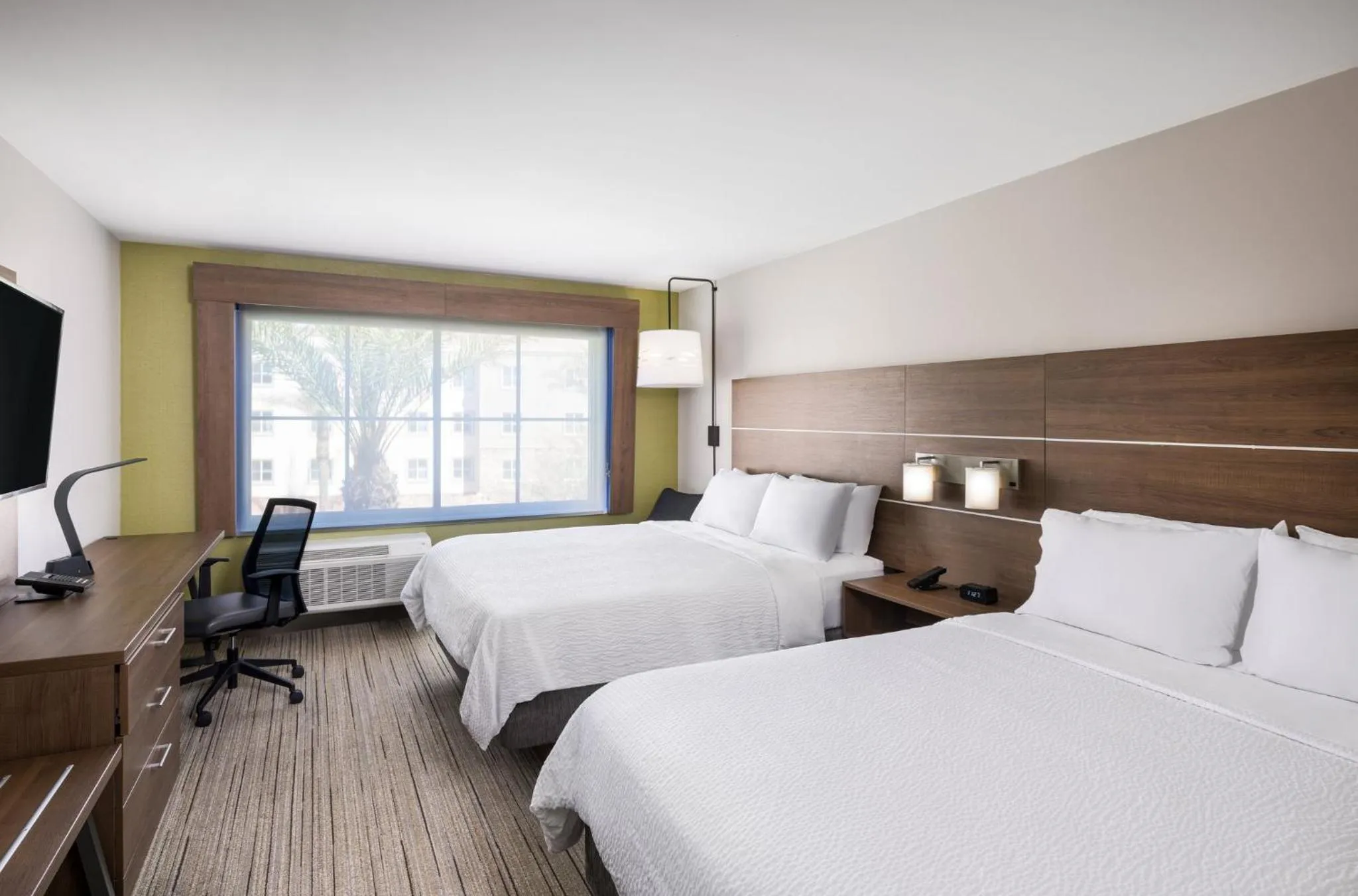 Photo of the whole room, Bed in Holiday Inn Express & Suites - Gilbert - East Mesa by IHG