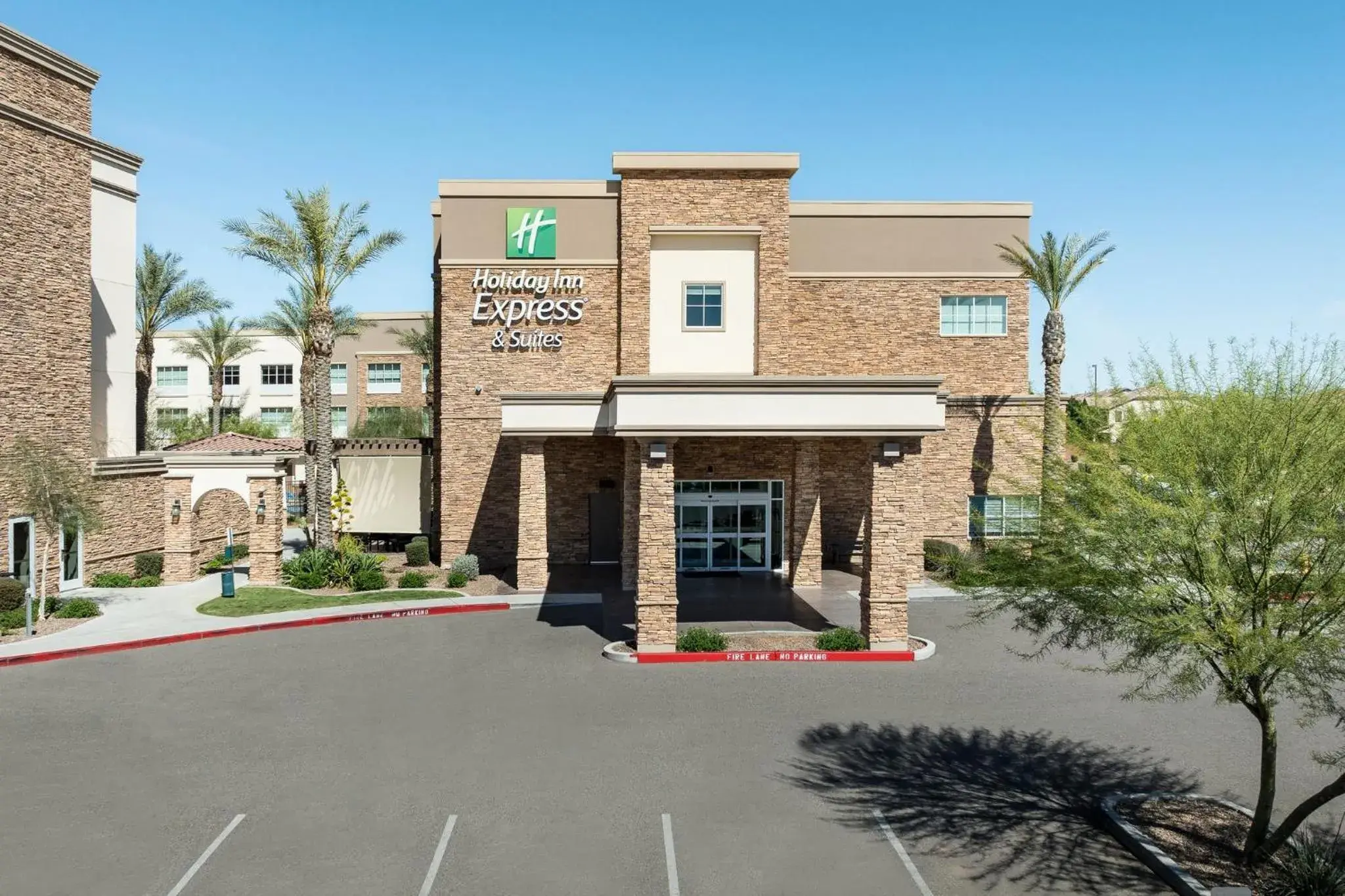 Property building in Holiday Inn Express & Suites - Gilbert - East Mesa by IHG Property building in Holiday Inn Express & Suites - Gilbert - East Mesa by IHG