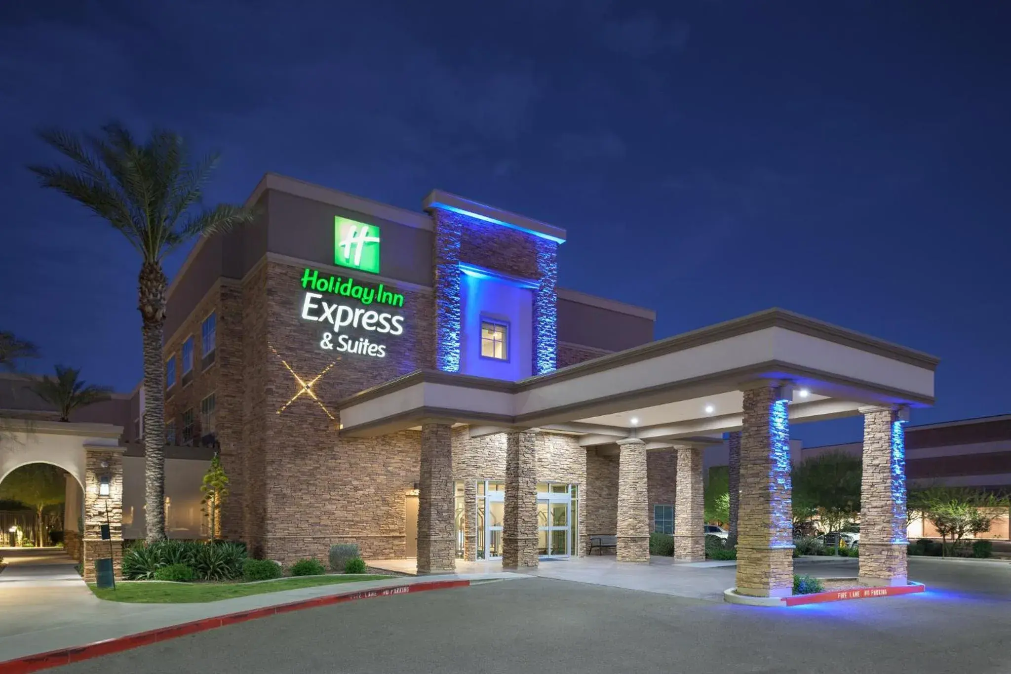 Property building in Holiday Inn Express & Suites - Gilbert - East Mesa by IHG Property building in Holiday Inn Express & Suites - Gilbert - East Mesa by IHG