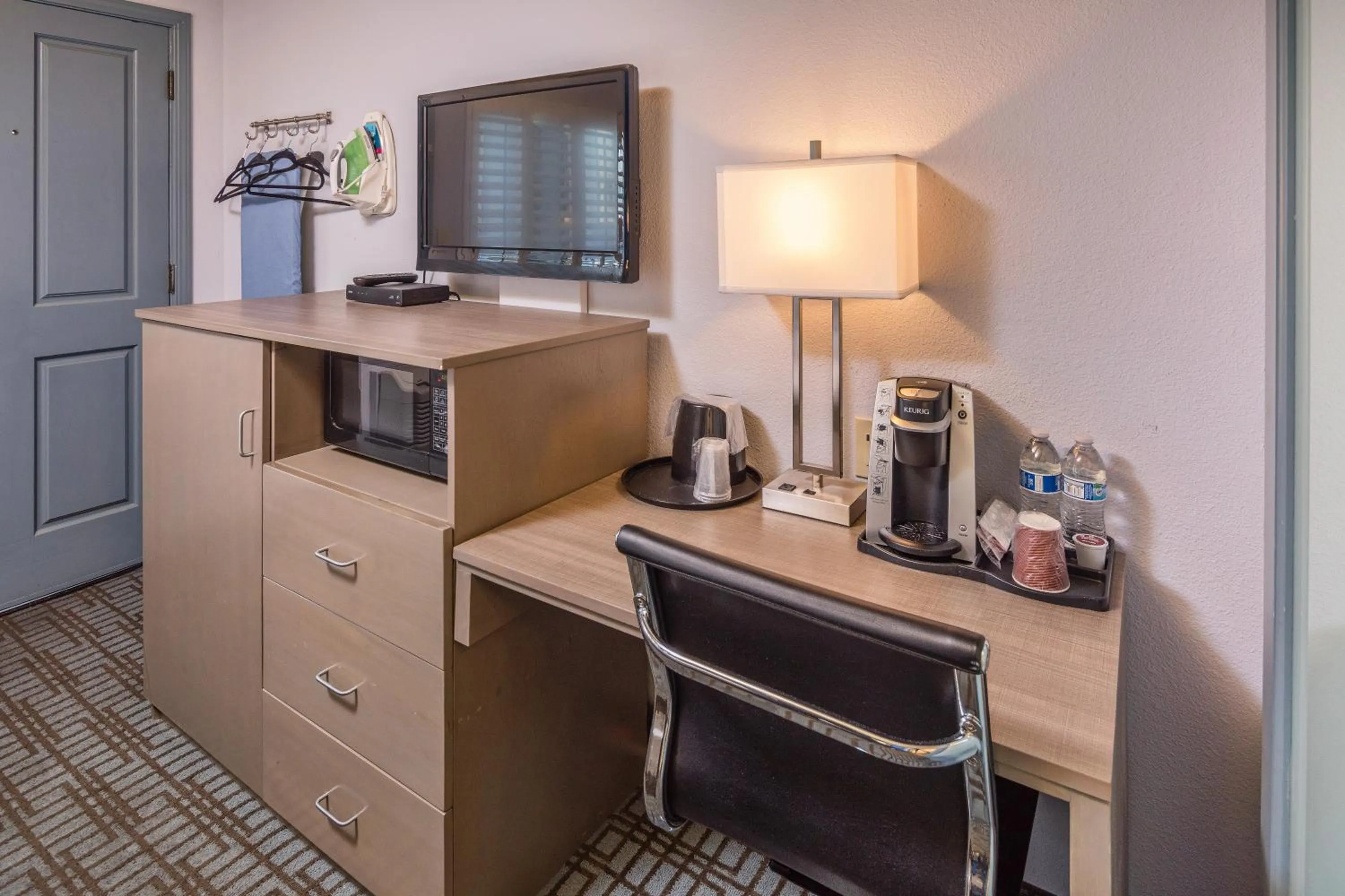 TV and multimedia in Silicon Valley Inn