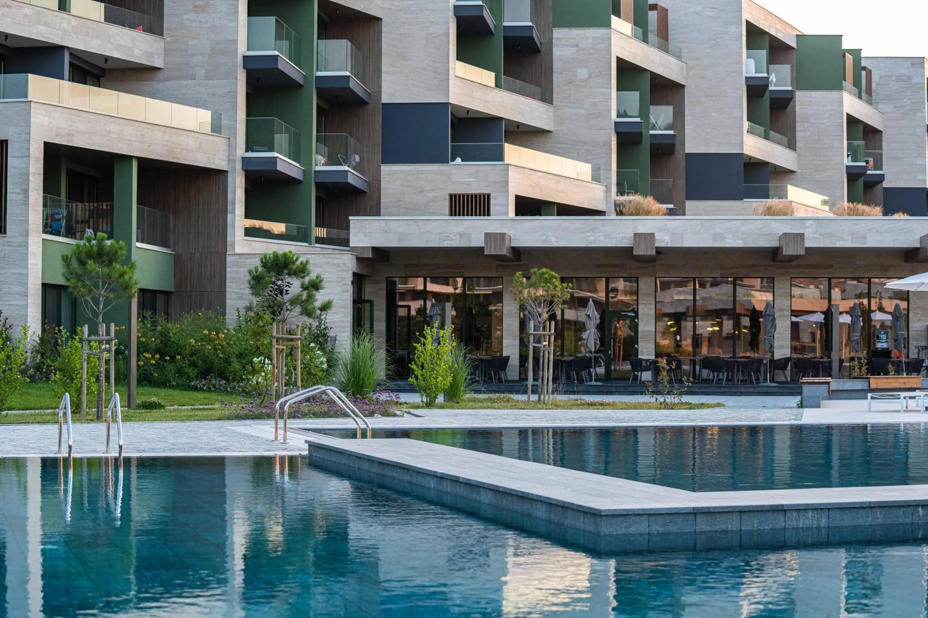 Property building in HVD Reina del Mar - Premium Spa Service & Free Parking