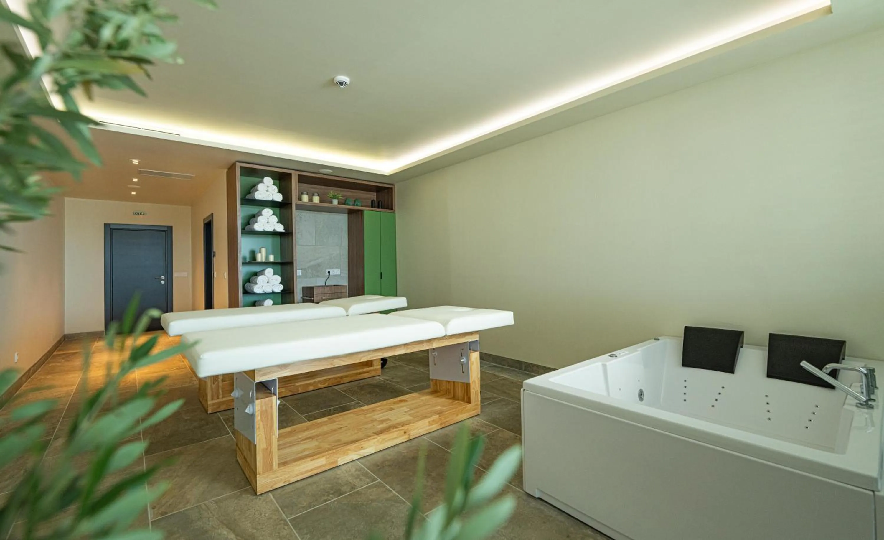 Massage in HVD Reina del Mar - Premium Spa Service & Free Parking