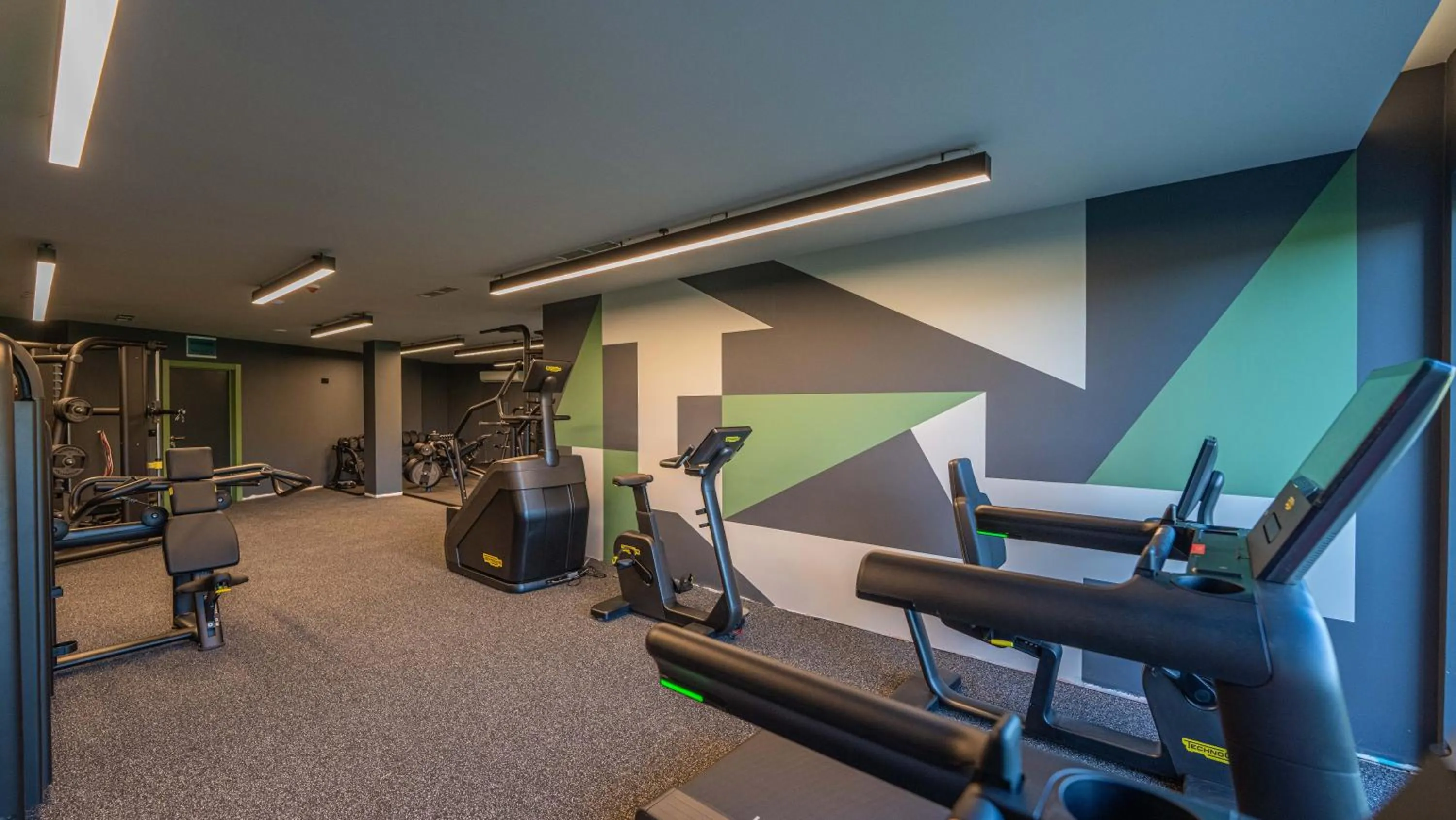 Fitness centre/facilities in HVD Reina del Mar - Premium Spa Service & Free Parking