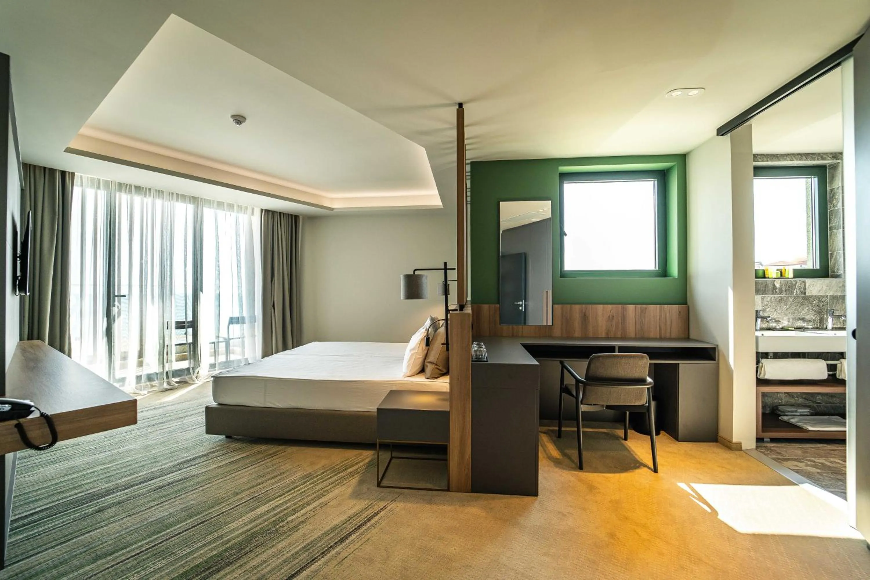 Bathroom, Bed in HVD Reina del Mar - Premium Spa Service & Free Parking