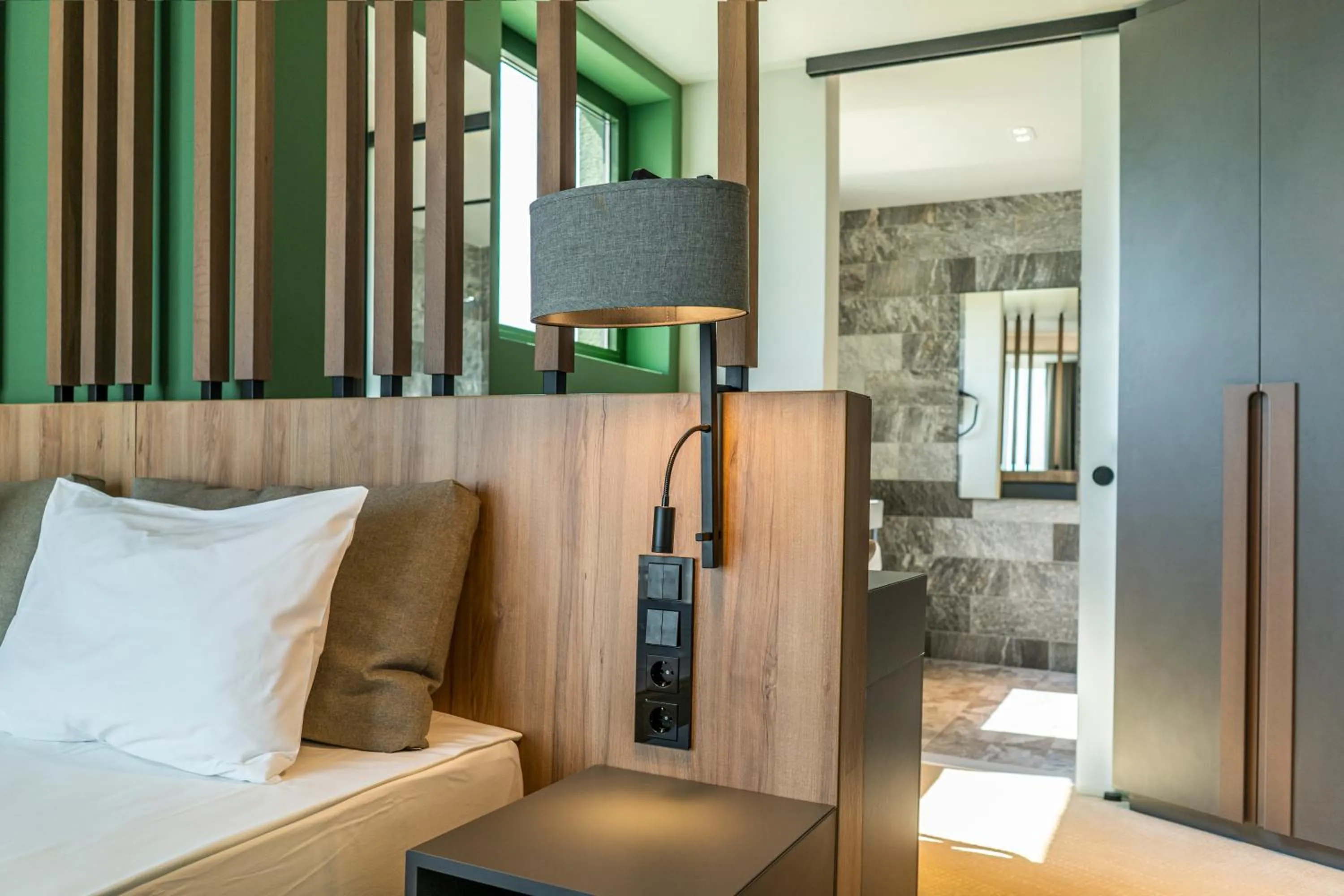 Bed in HVD Reina del Mar - Premium Spa Service & Free Parking