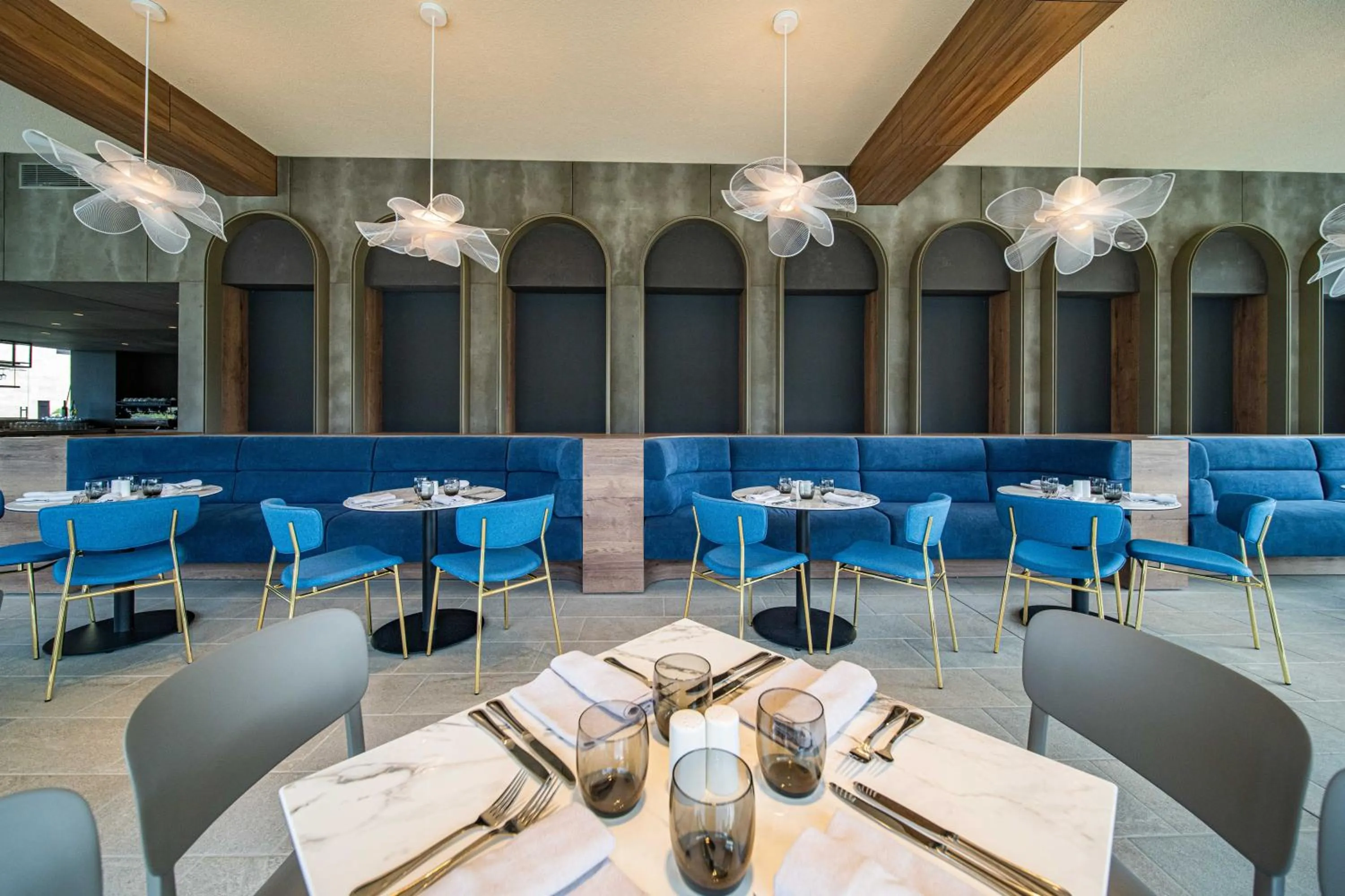 Restaurant/places to eat in HVD Reina del Mar - Premium Spa Service & Free Parking