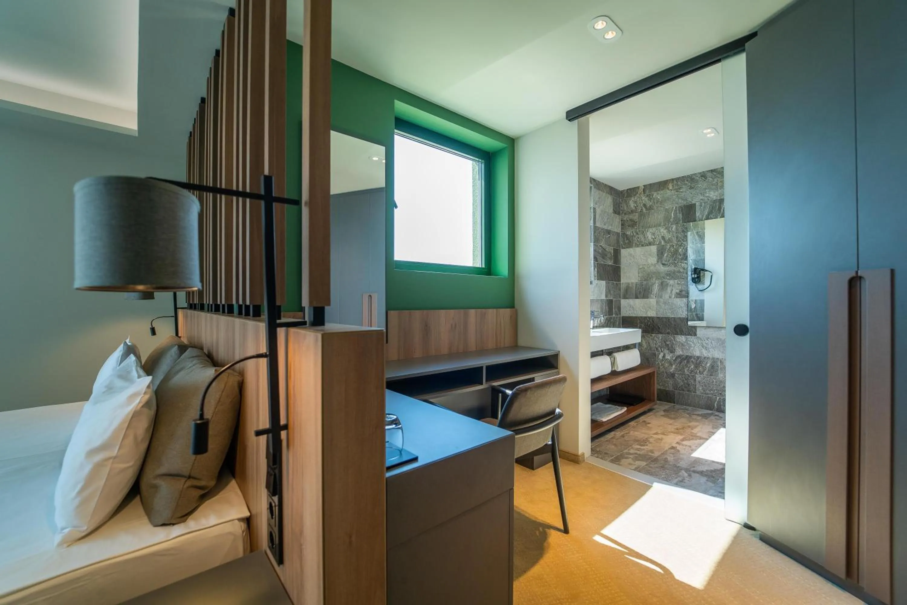 Bed in HVD Reina del Mar - Premium Spa Service & Free Parking