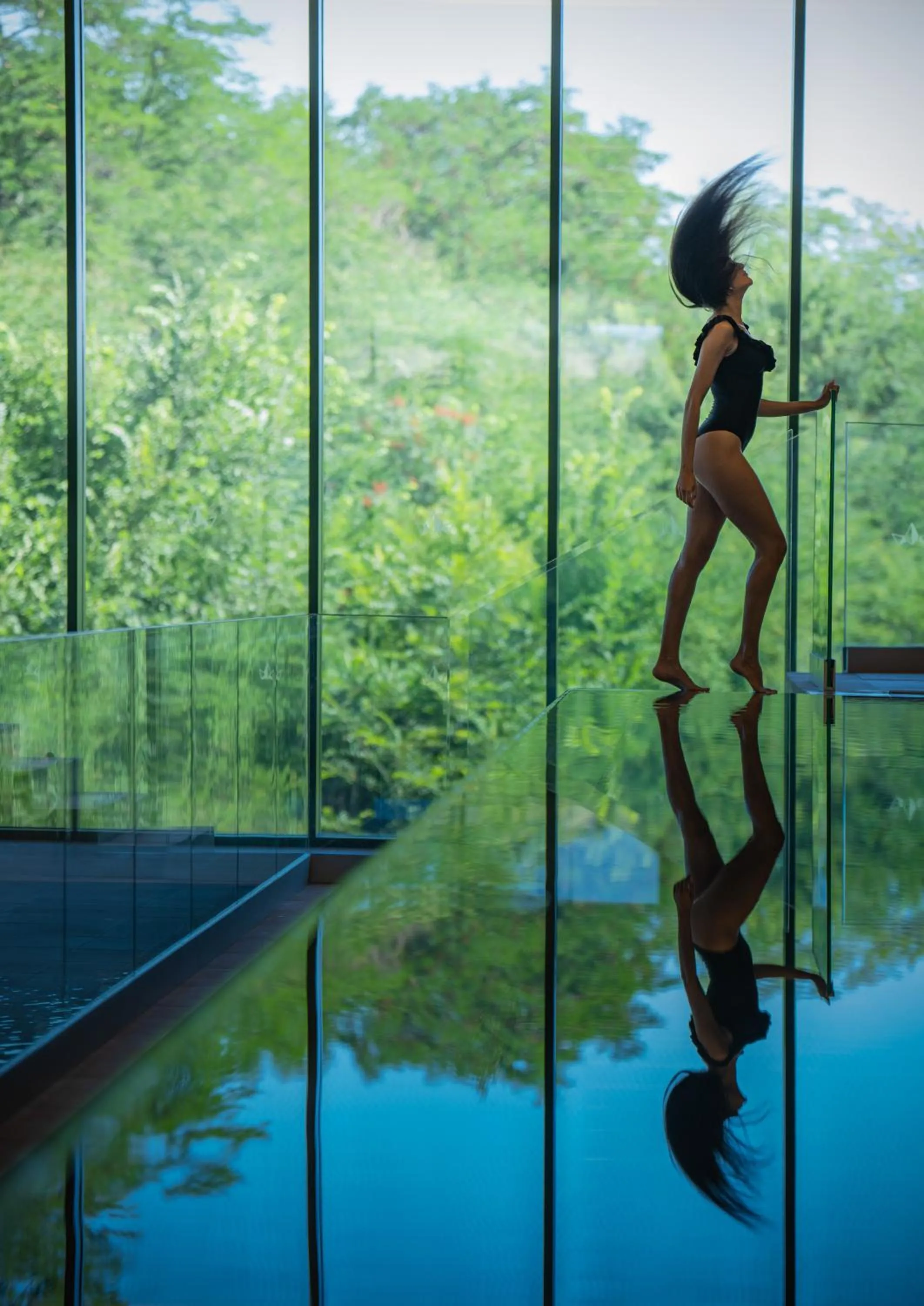 Swimming pool in HVD Reina del Mar - Premium Spa Service & Free Parking