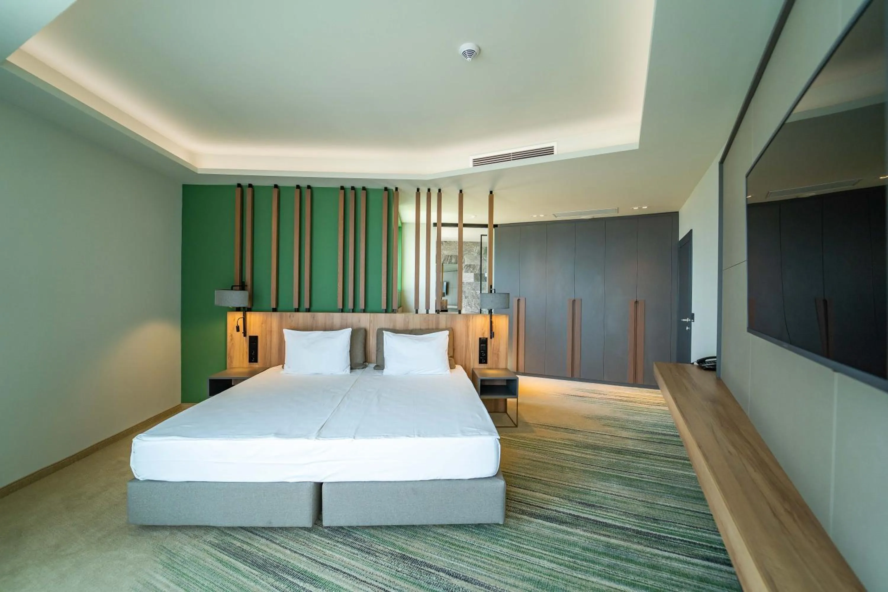 Bedroom, Bed in HVD Reina del Mar - Premium Spa Service & Free Parking