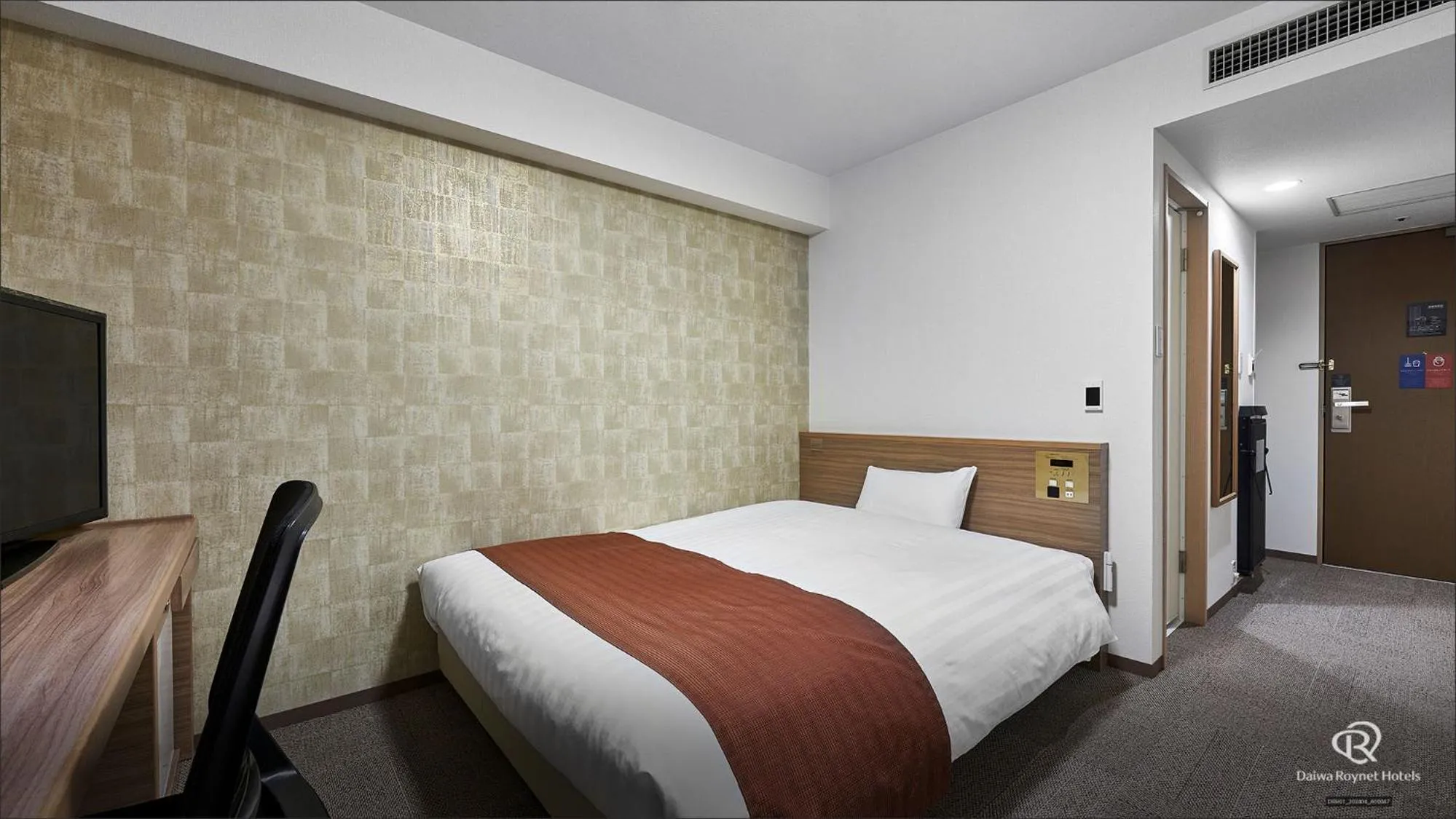 Photo of the whole room, Bed in Daiwa Roynet Hotel Hachinohe