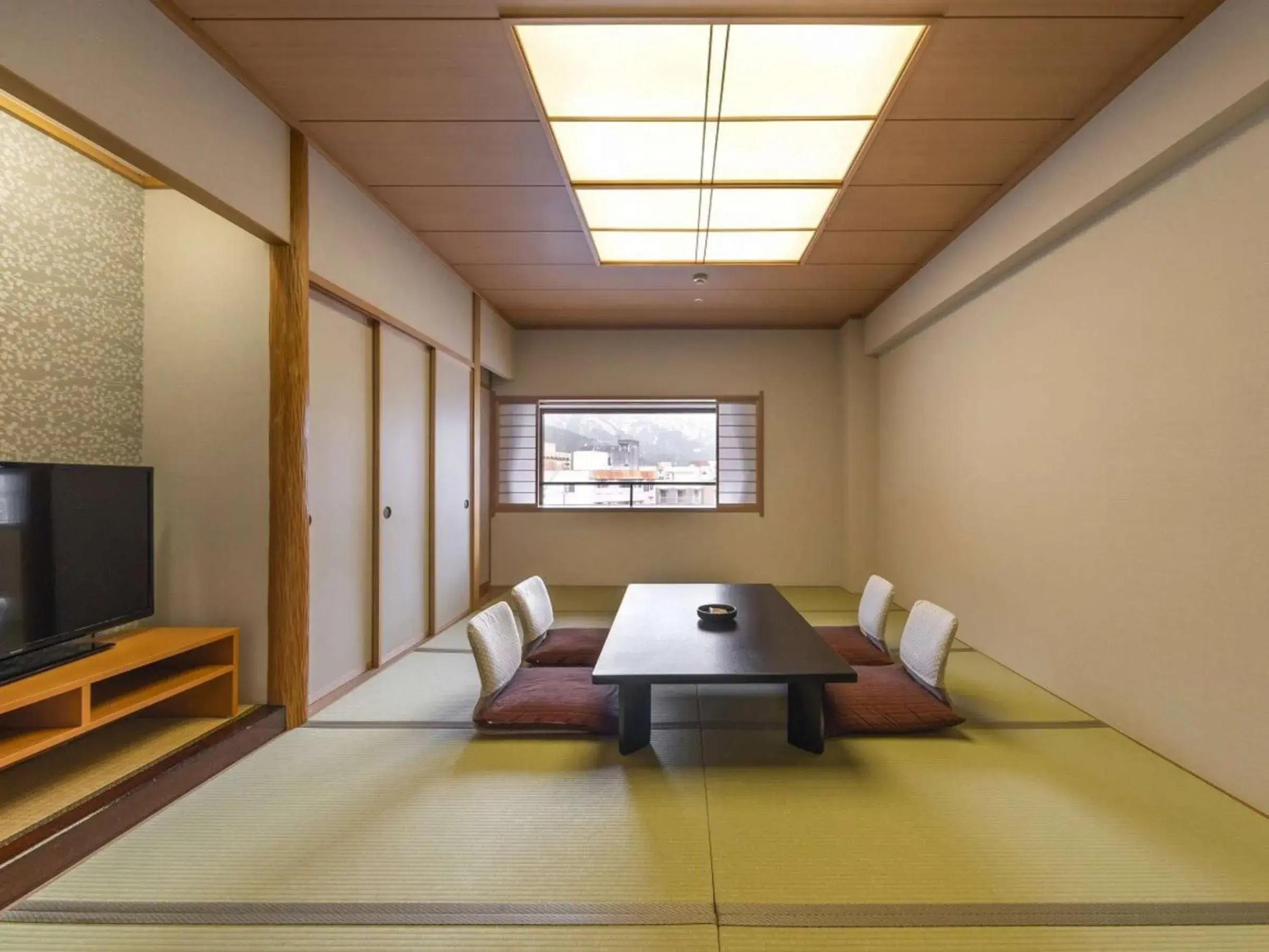 Japanese-Style Family Room - City View in Kurobe Unazukionsen Yamanoha Japanese-Style Family Room - City View in Kurobe Unazukionsen Yamanoha