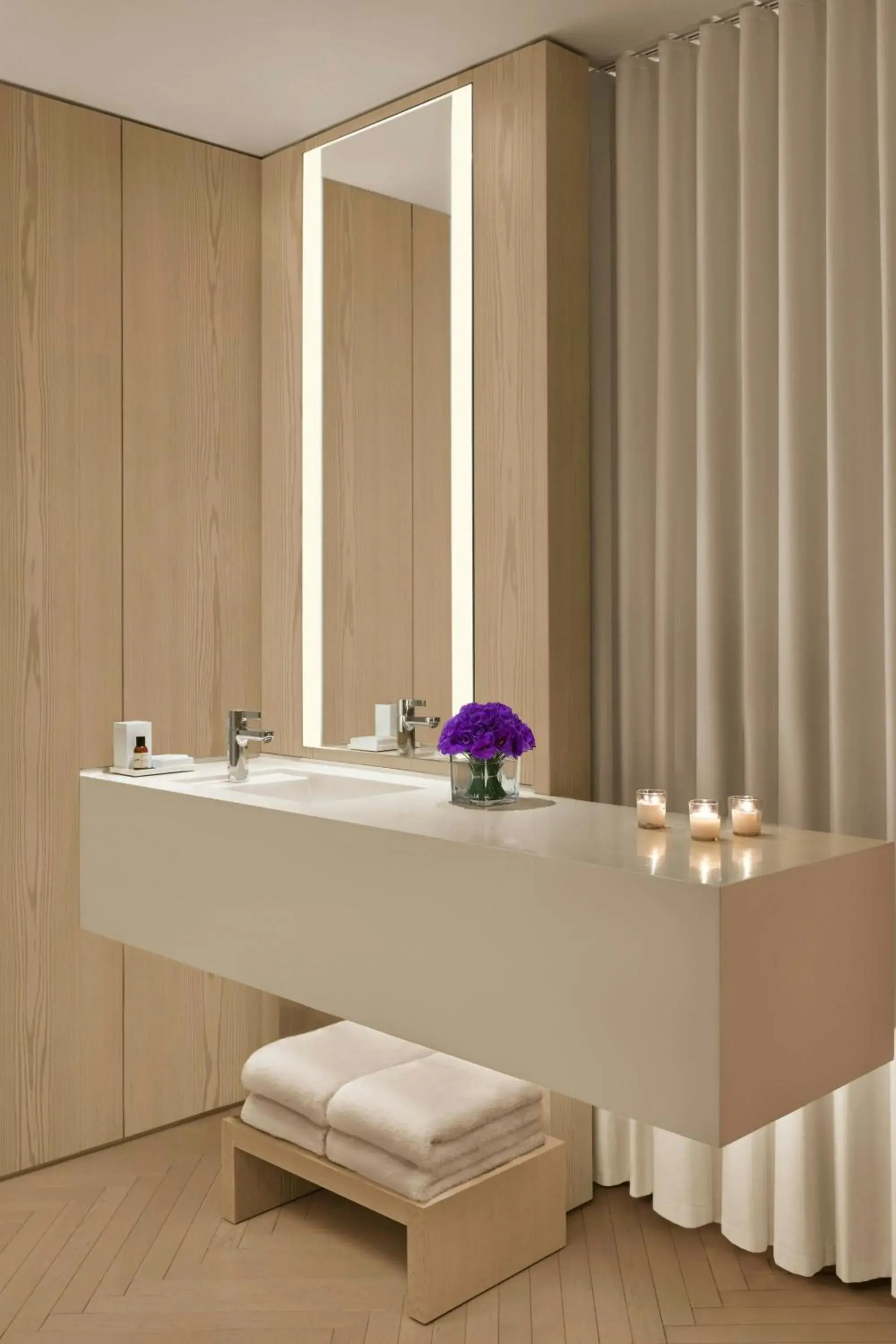 Deluxe King Room in The Times Square EDITION New York Deluxe King Room in The Times Square EDITION New York