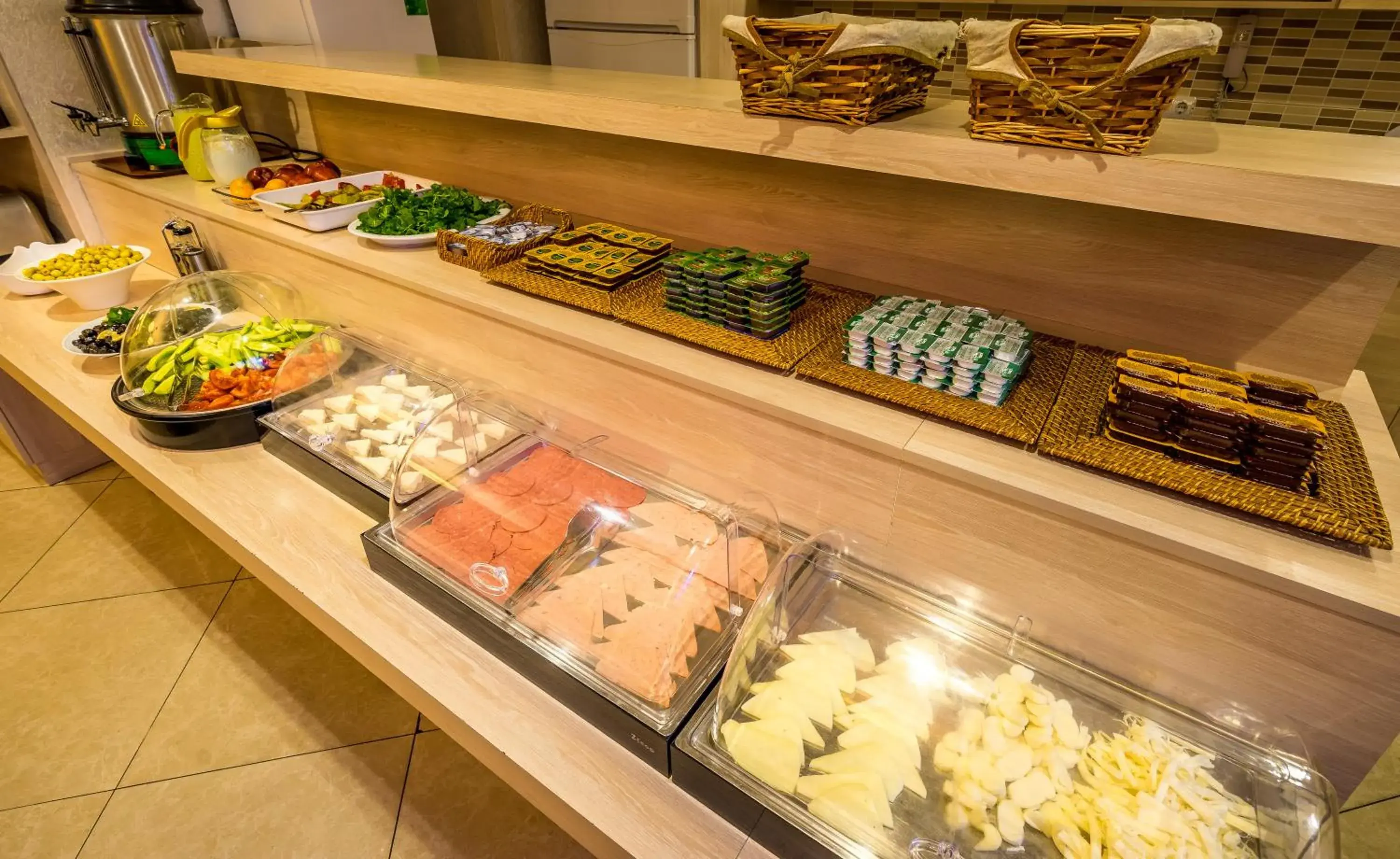 Food and drinks in Gul Hotel Food and drinks in Gul Hotel