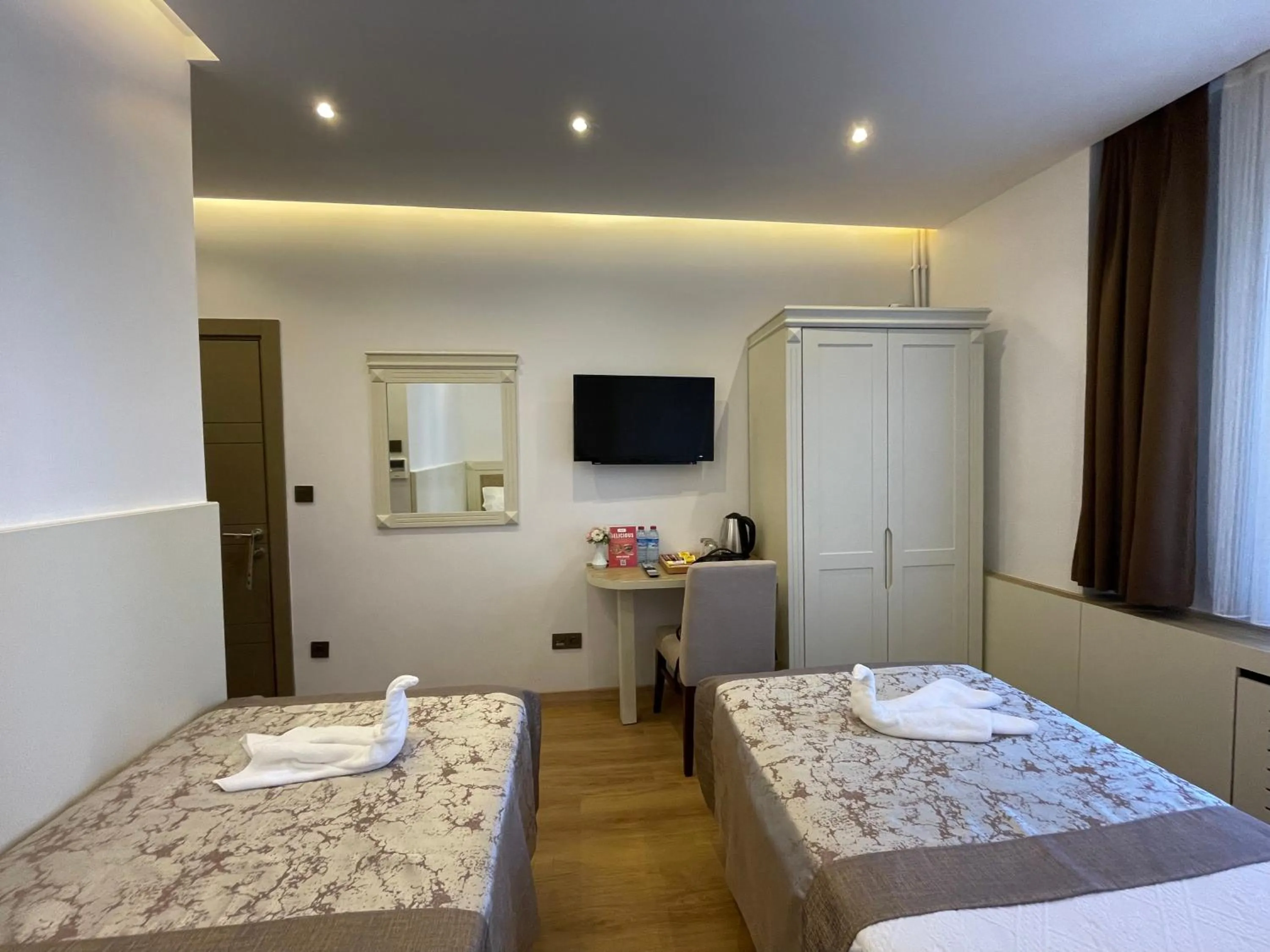 TV and multimedia, Bed in Gul Hotel