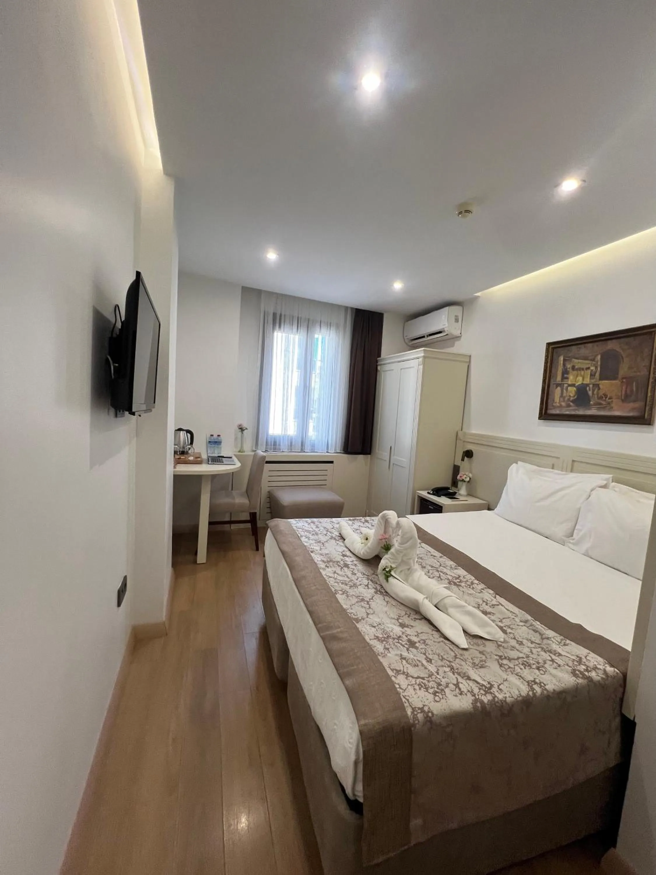 TV and multimedia, Bed in Gul Hotel