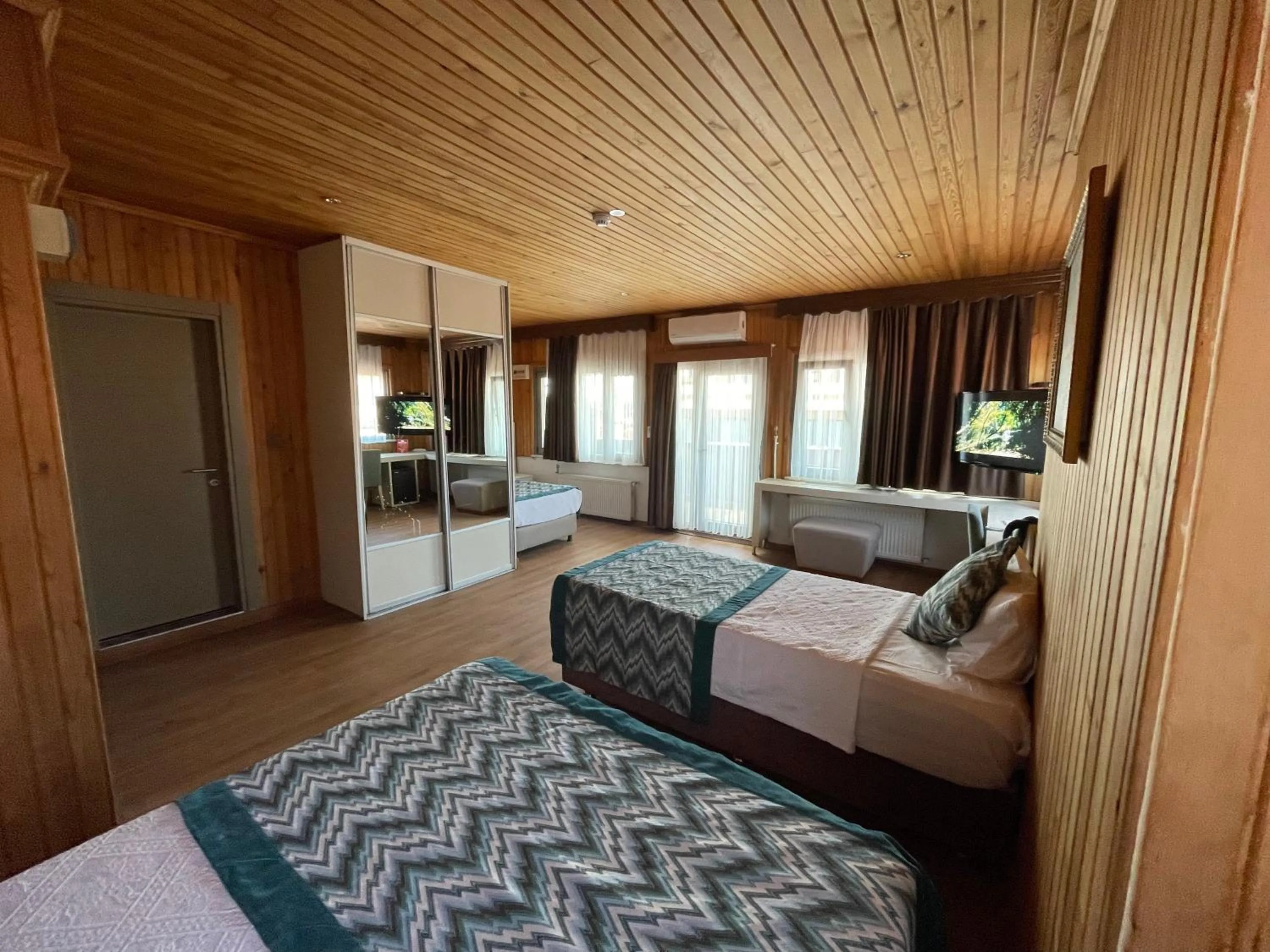 TV and multimedia, Bed in Gul Hotel