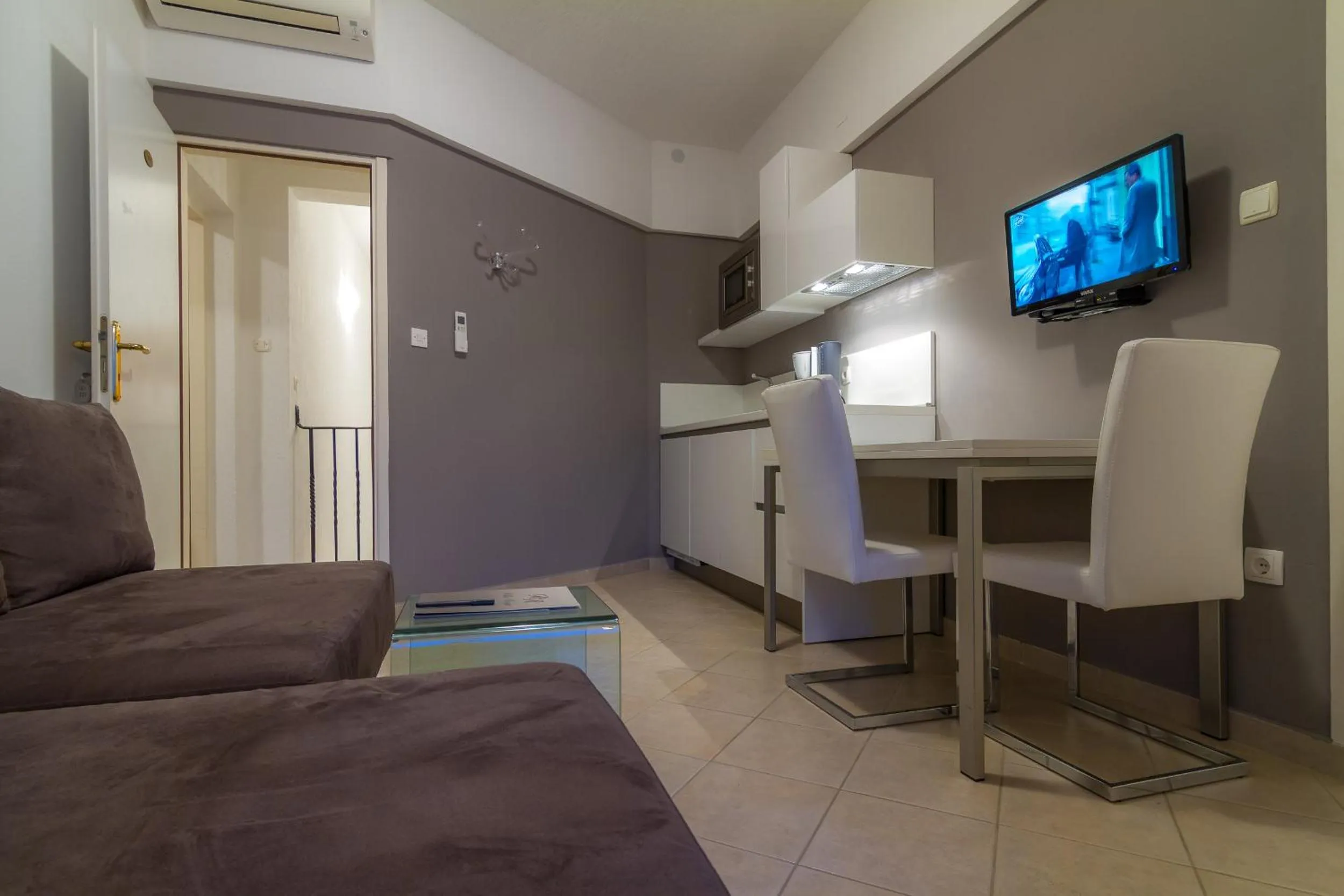 Dining area in Villa Royal