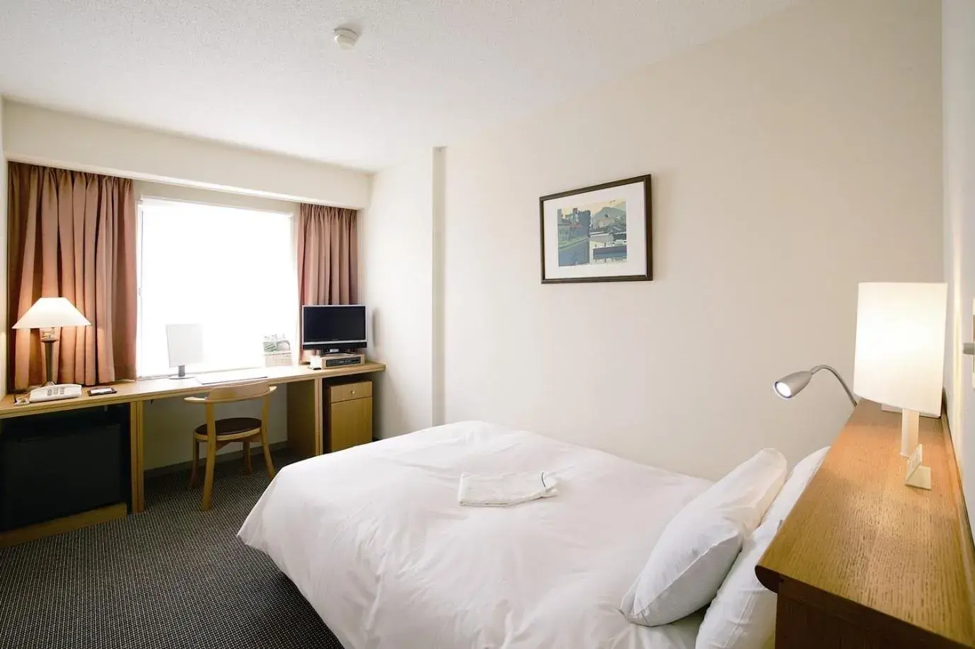 Day, Bed in Smile Hotel Tomakomai Day, Bed in Smile Hotel Tomakomai