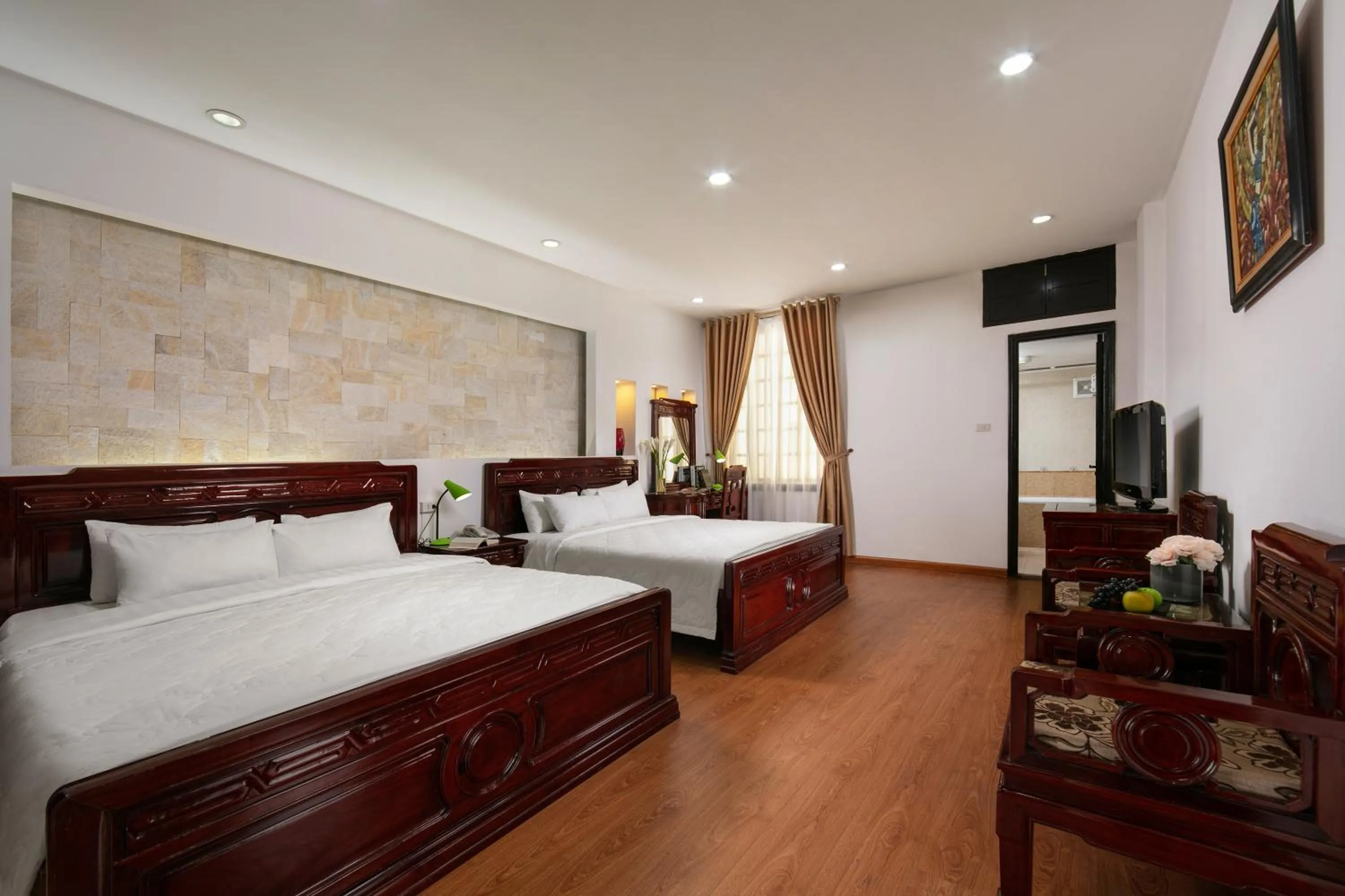 Photo of the whole room, Bed in Little Diamond Hotel