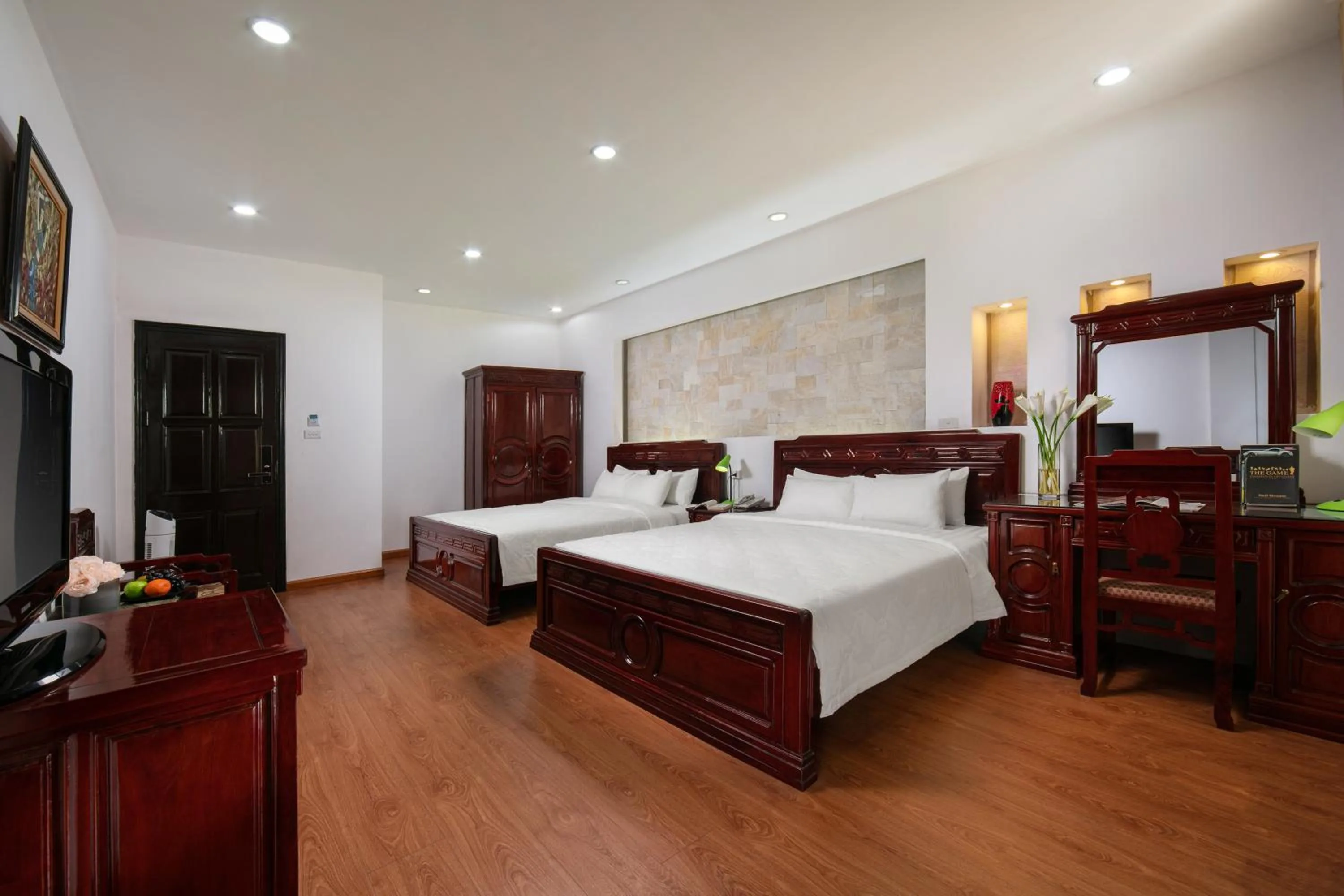 Photo of the whole room, Bed in Little Diamond Hotel