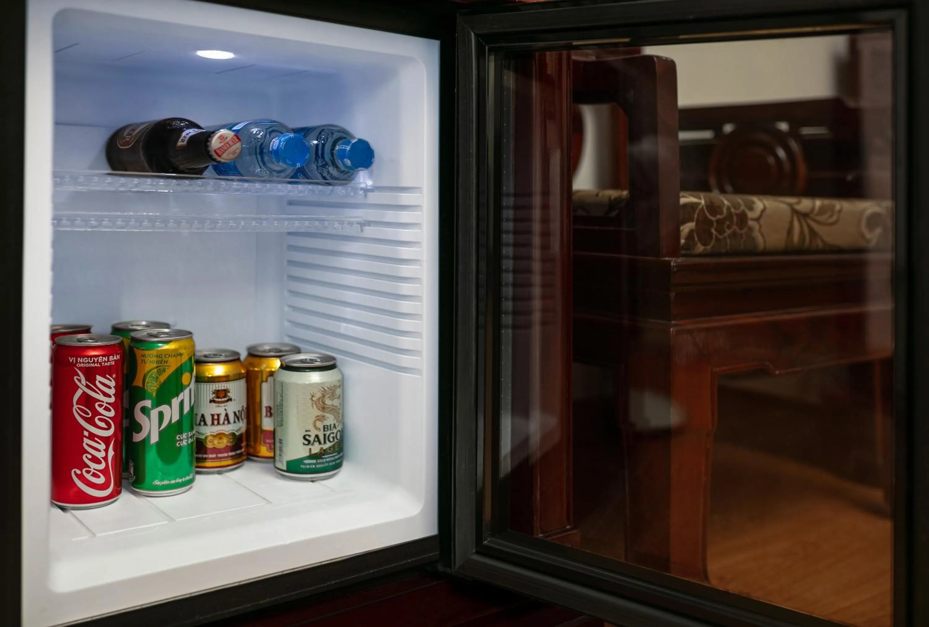 Drinks in Little Diamond Hotel