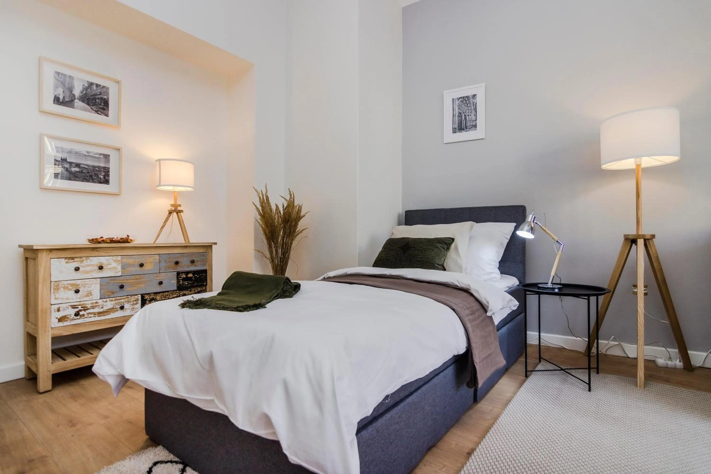 Bed in APT in Prague Charles Bridge 1km by Michal&Friends