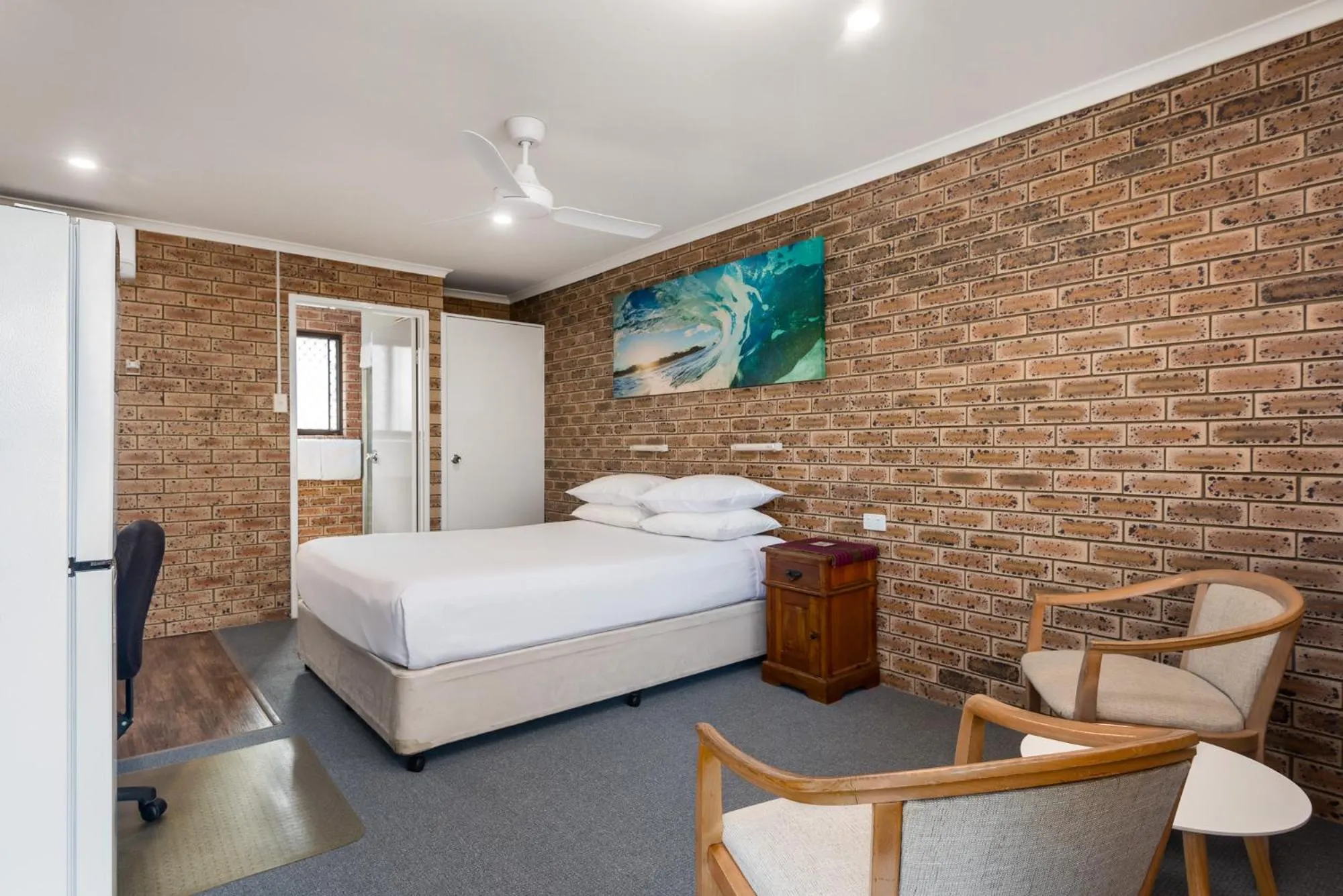 Bed in Sunshine Coast Airport Motel