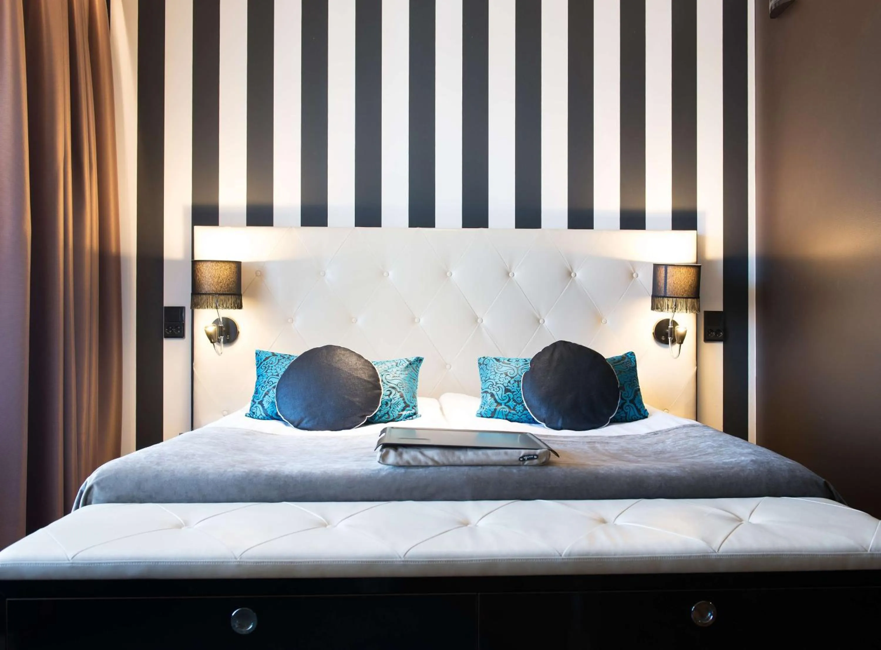 Bedroom, Bed in Scandic Paasi