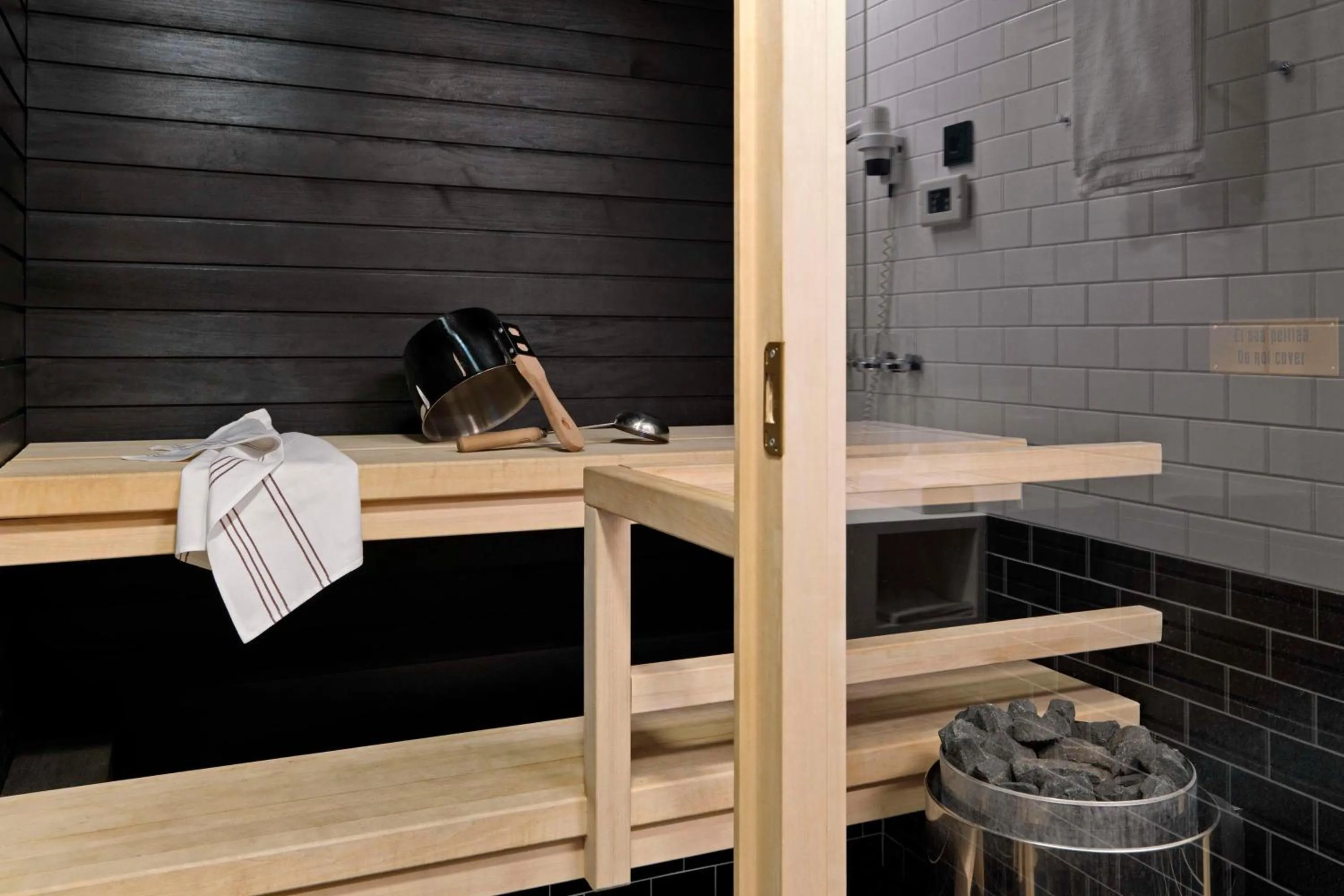 Bedroom in Scandic Paasi