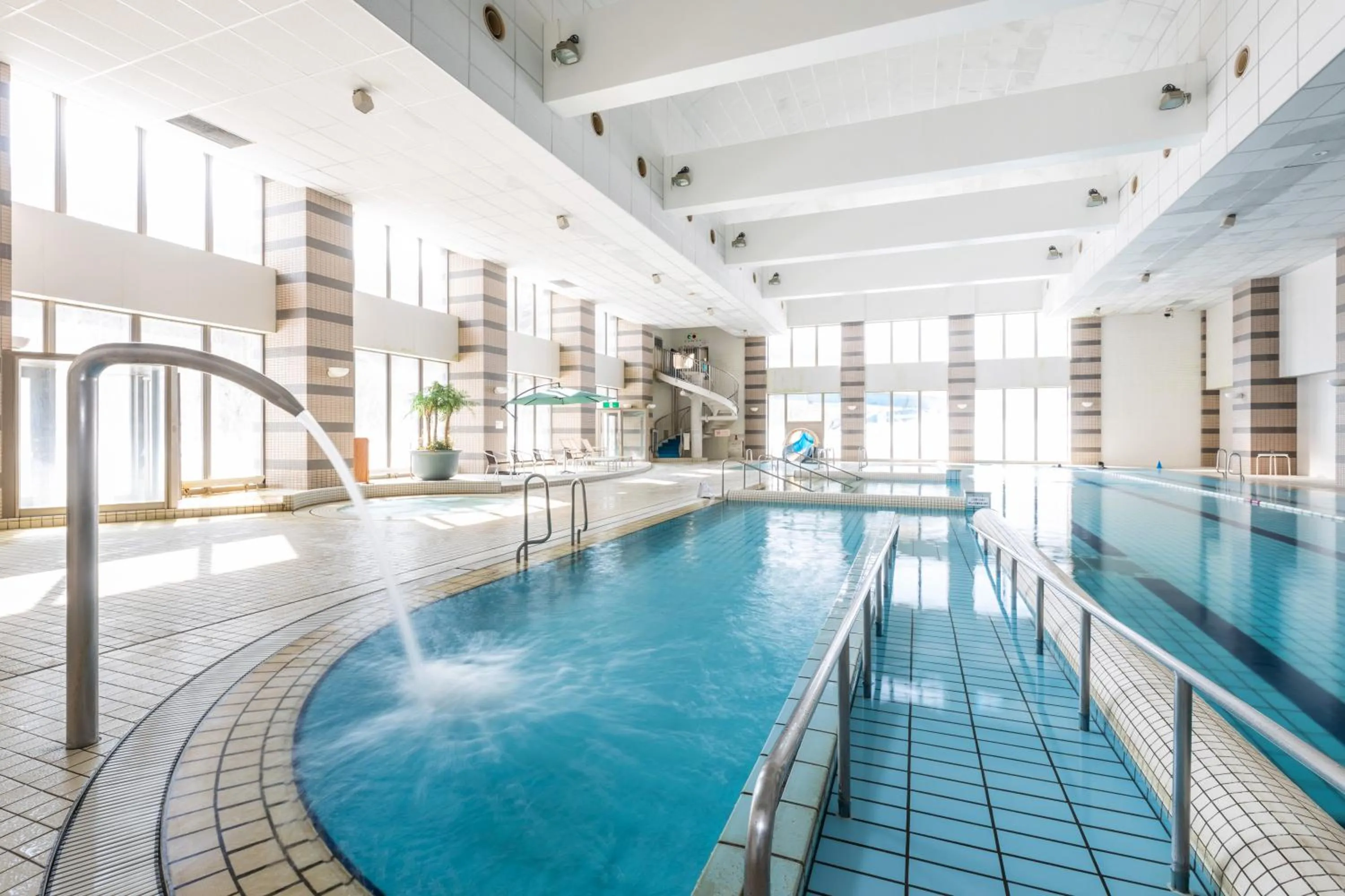 Swimming pool in LiVEMAX RESORT Hakodate Greenpia Onuma