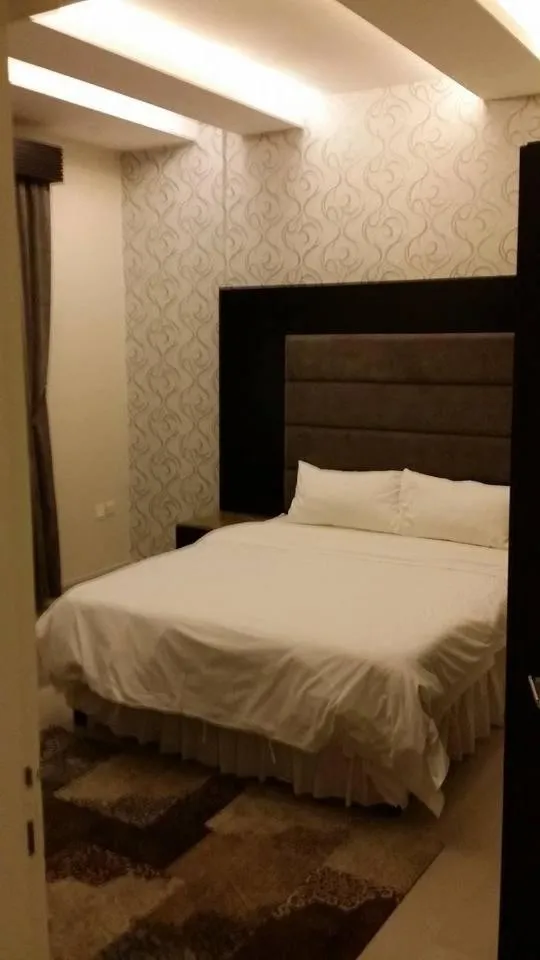 Photo of the whole room, Bed in Rukon Buotat 15