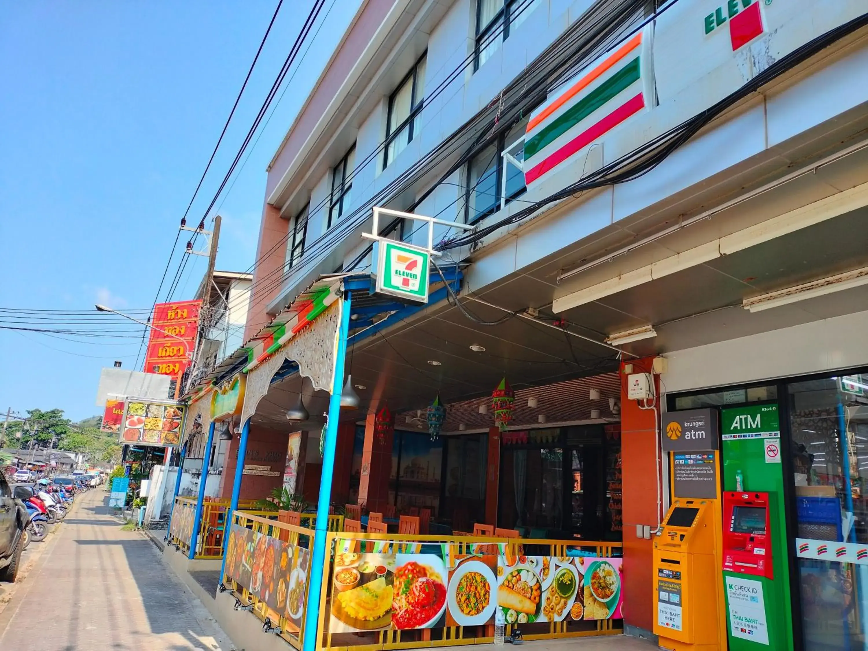 Property building in Baan Saikao Plaza Hotel & Service Apartment Property building in Baan Saikao Plaza Hotel & Service Apartment