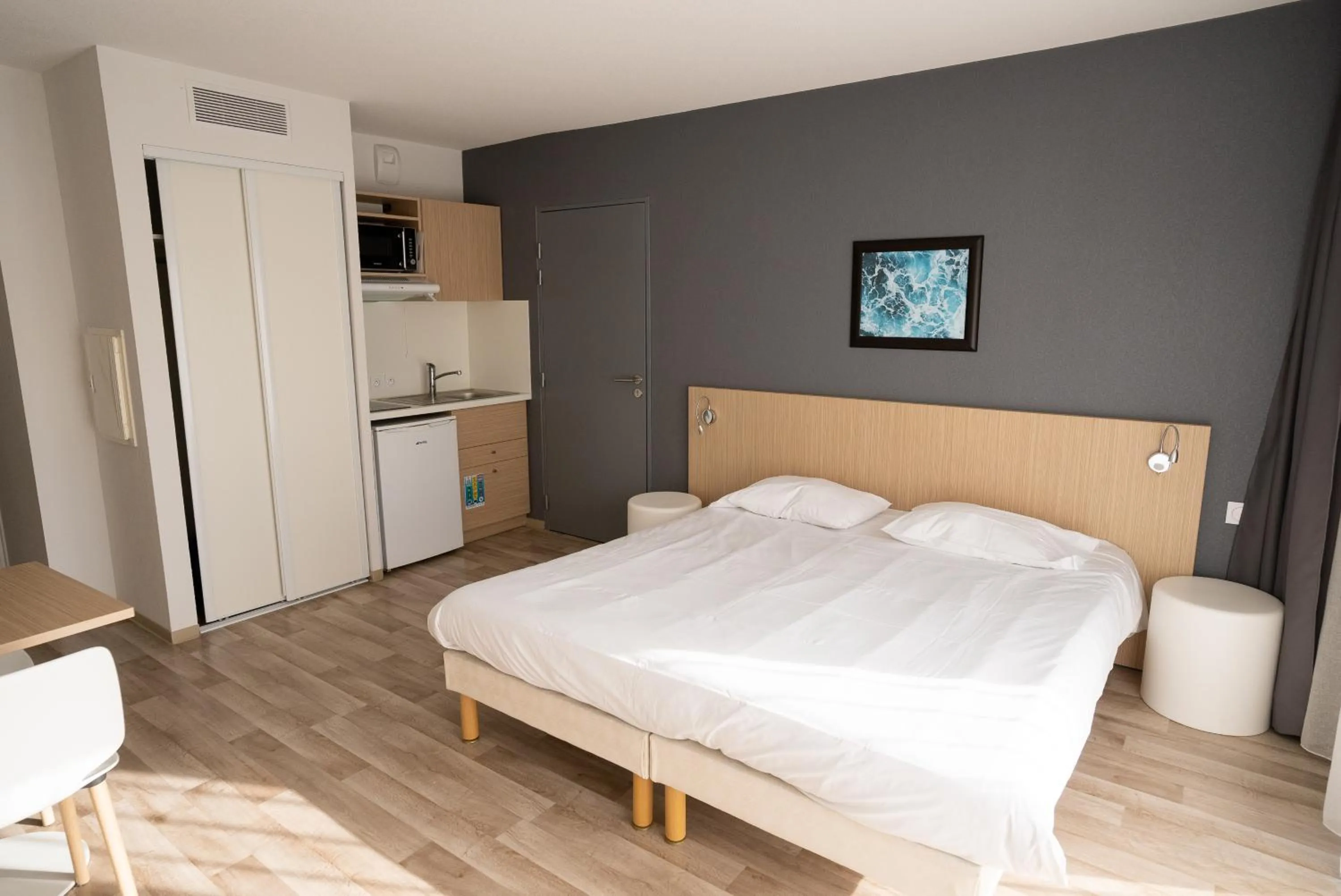 Photo of the whole room, Bed in Residence Azureva Roquebrune Cap Martin