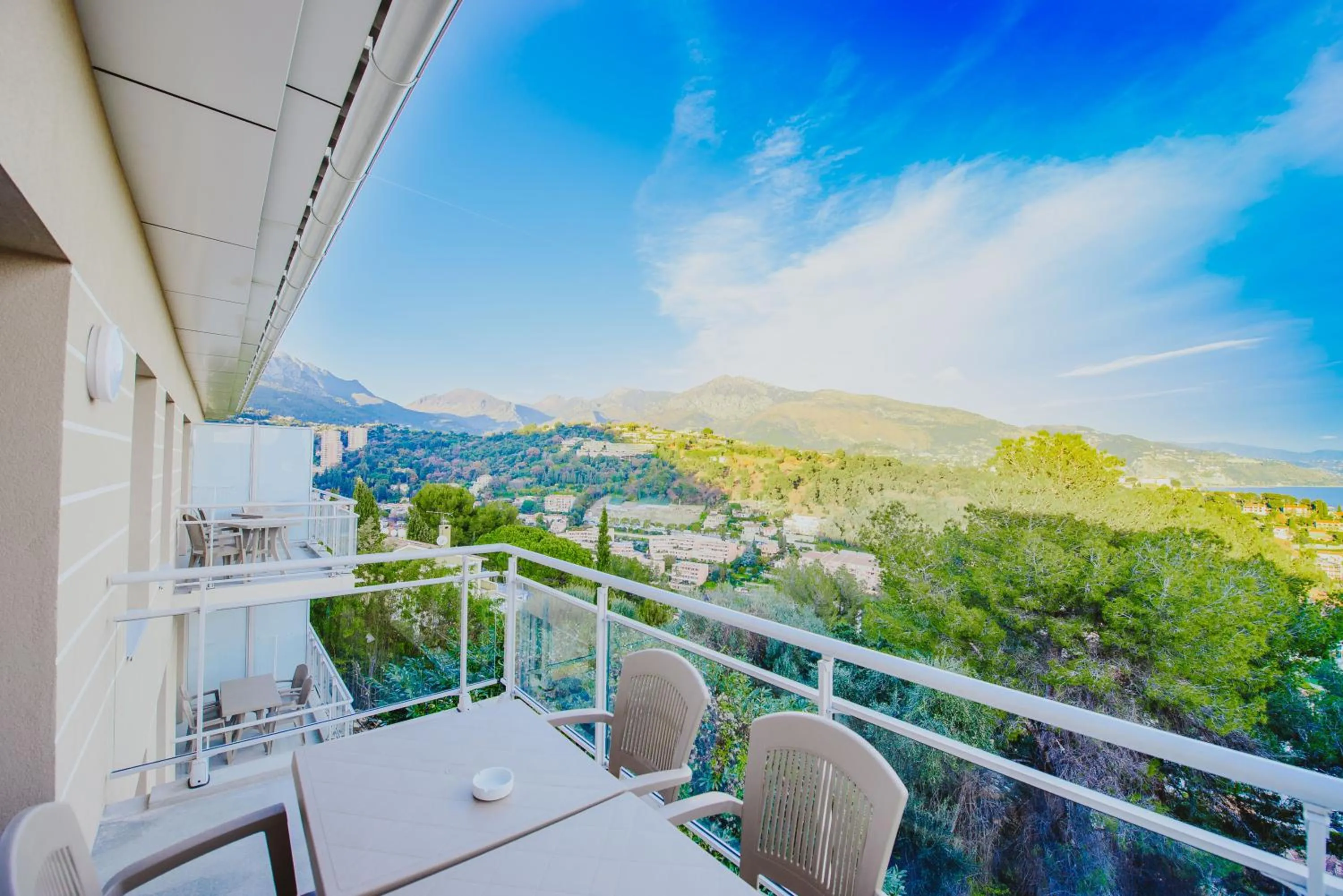 Mountain view, Balcony/Terrace in Residence Azureva Roquebrune Cap Martin