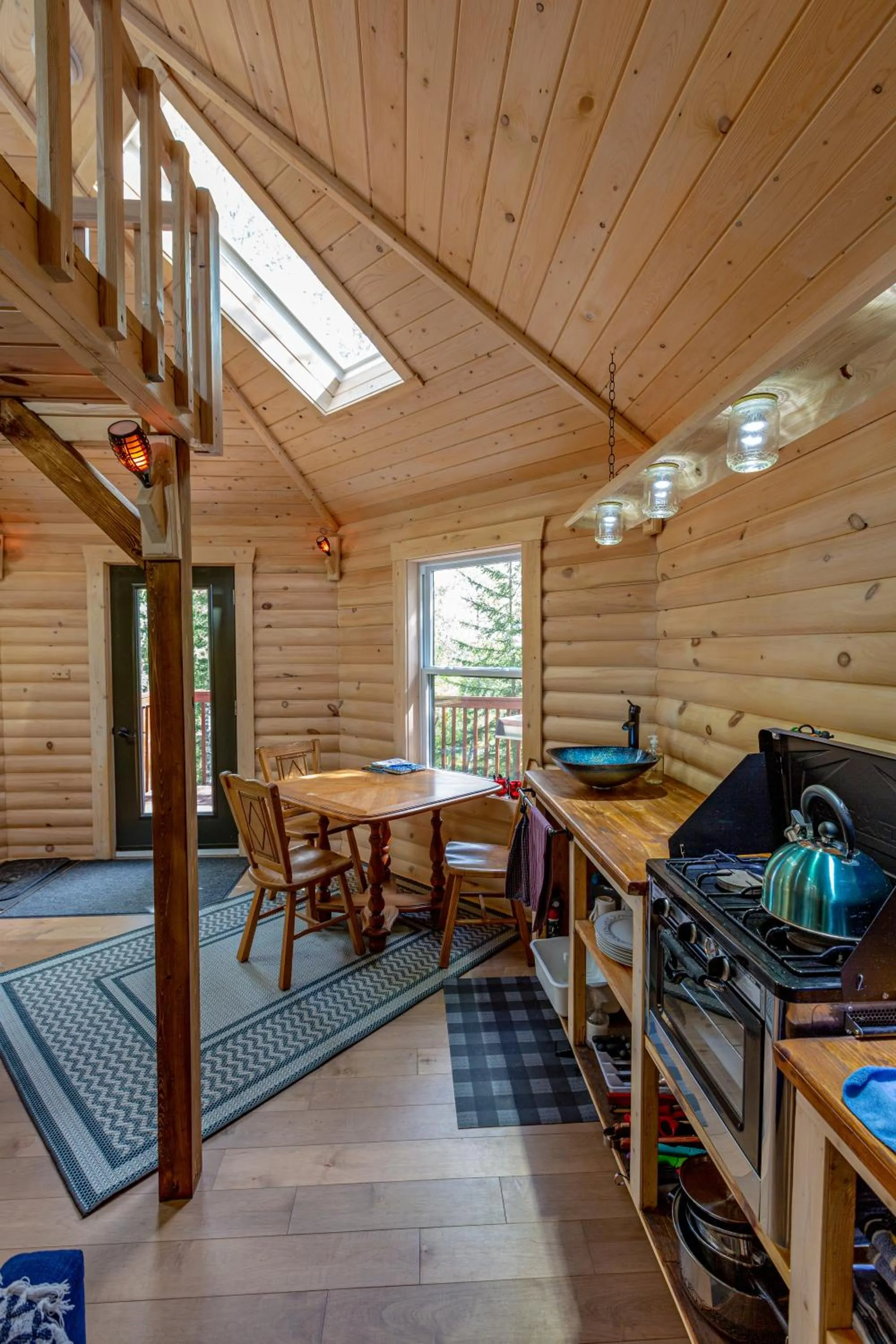 Dining area in Les Racines du p'tit Isidore