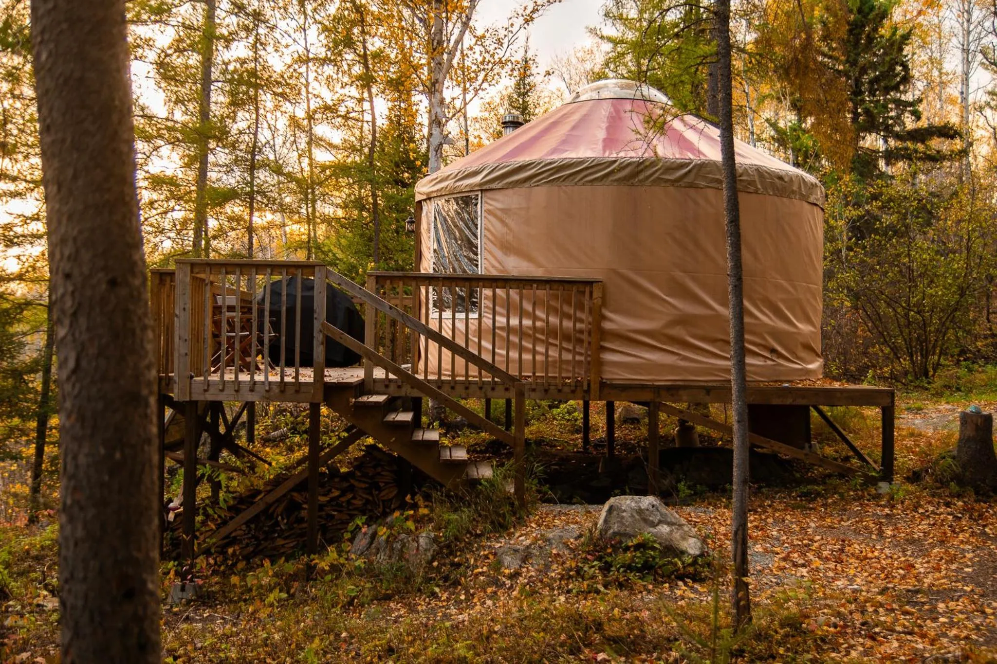 Inner courtyard view in Les Racines du p'tit Isidore