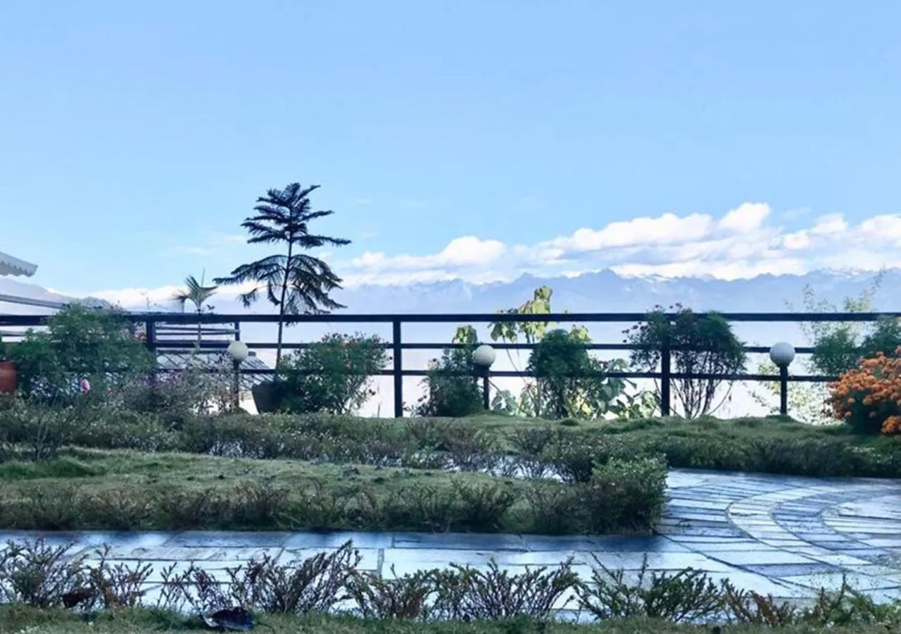 Restaurant/places to eat in The Lapsi Tree