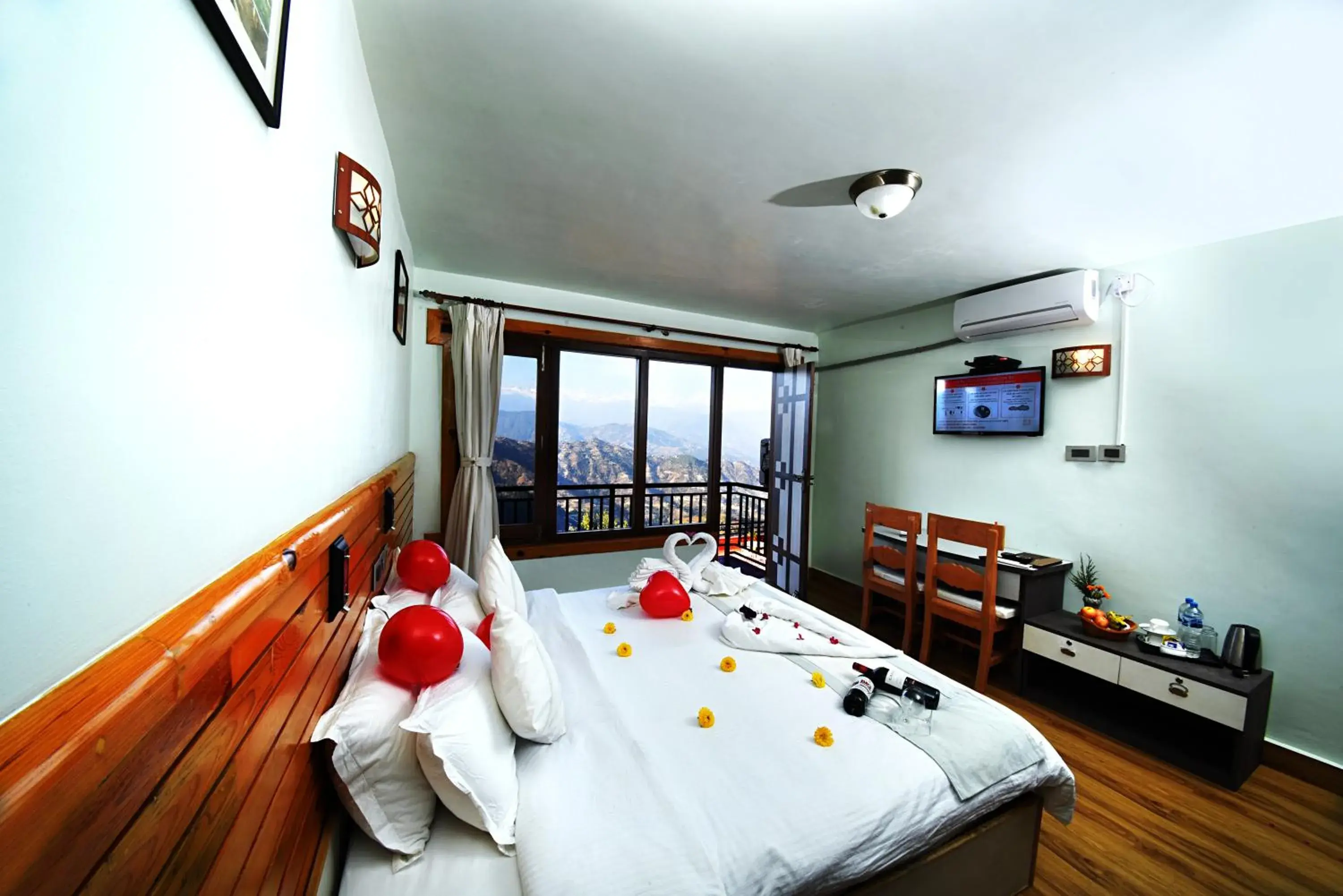 Photo of the whole room, Bed in The Lapsi Tree Photo of the whole room, Bed in The Lapsi Tree