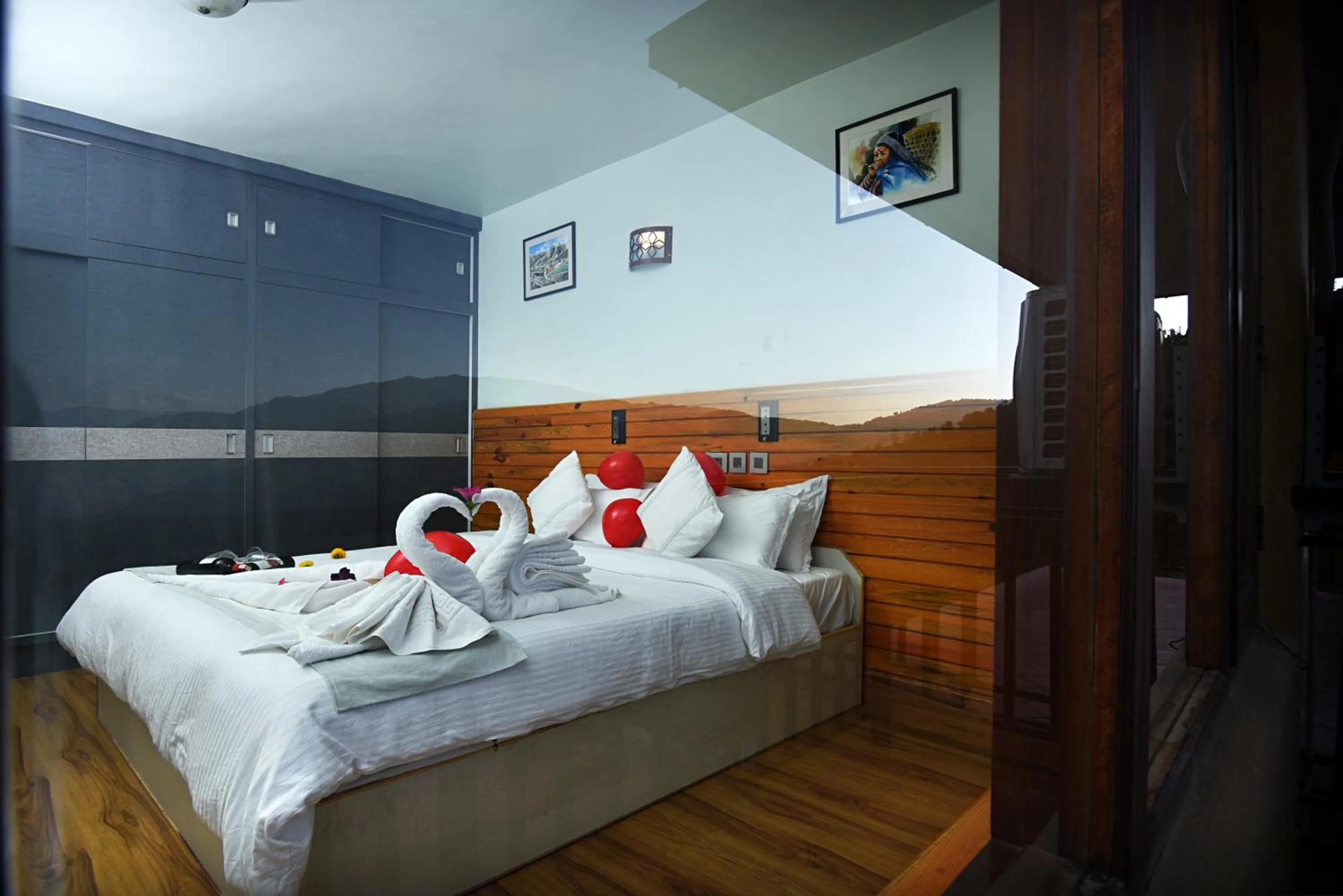 Bed in The Lapsi Tree