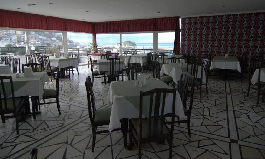 Restaurant/places to eat in Surtel Hotel