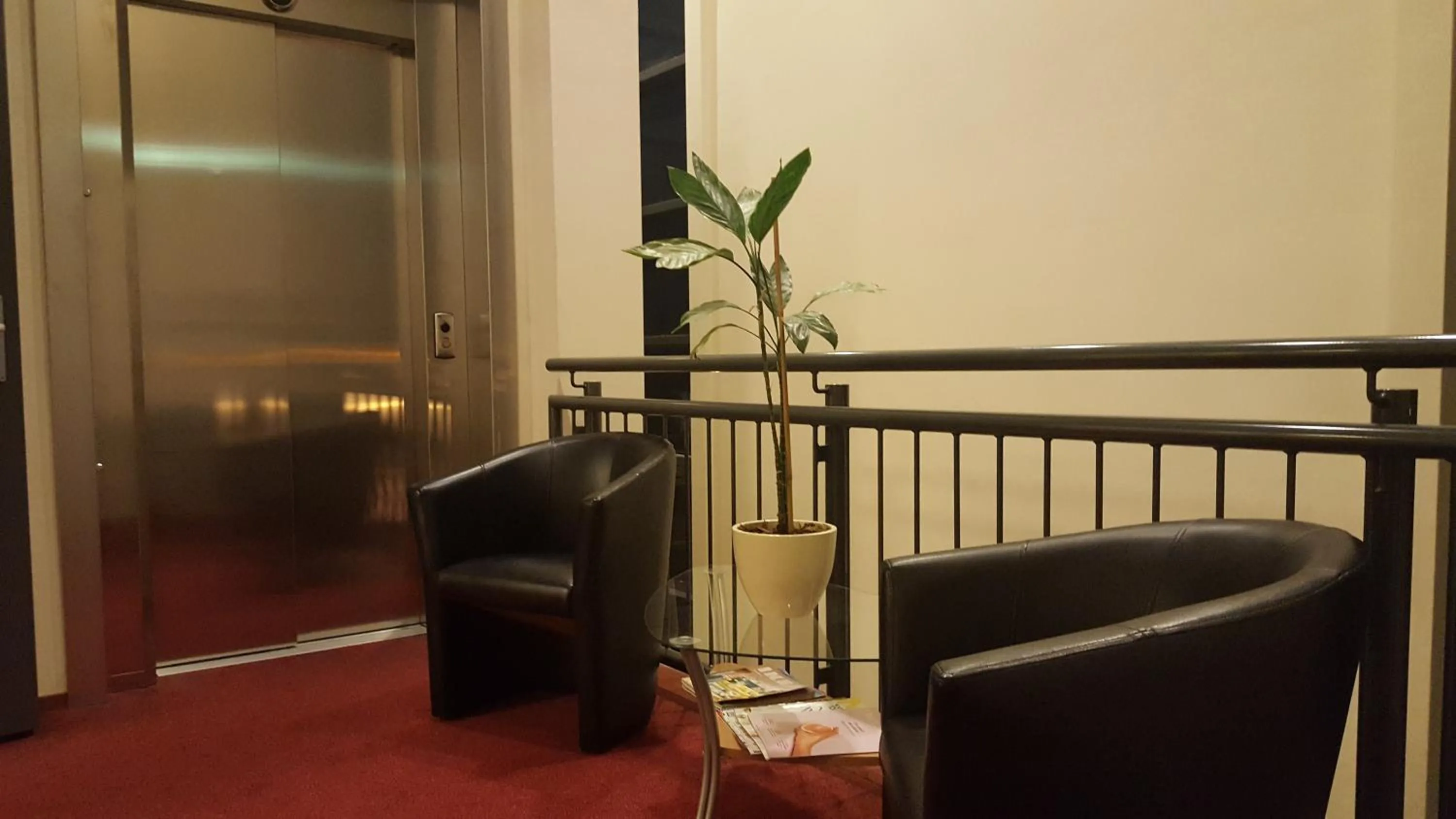 Seating area in Hotel Restaurant 't Trefpunt