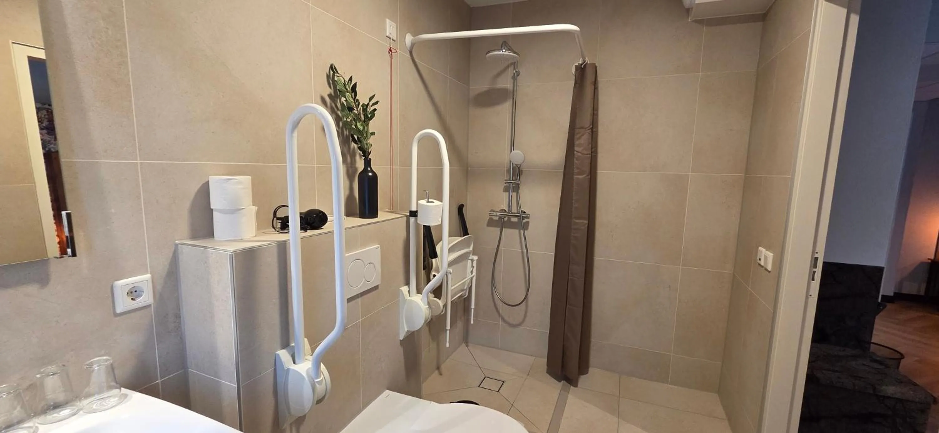 Shower in Hotel Restaurant 't Trefpunt