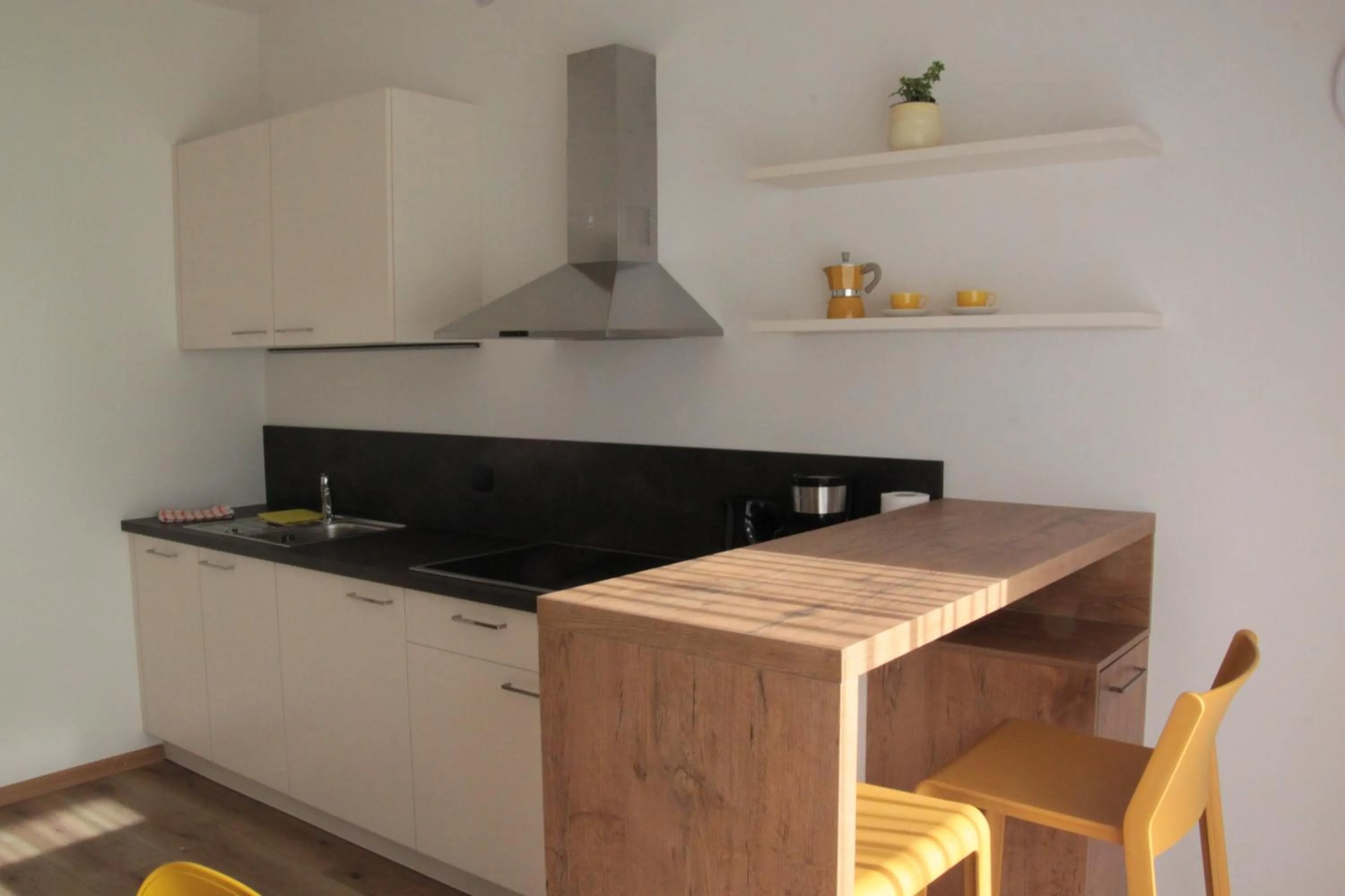 Kitchen or kitchenette in Residence die Färbe