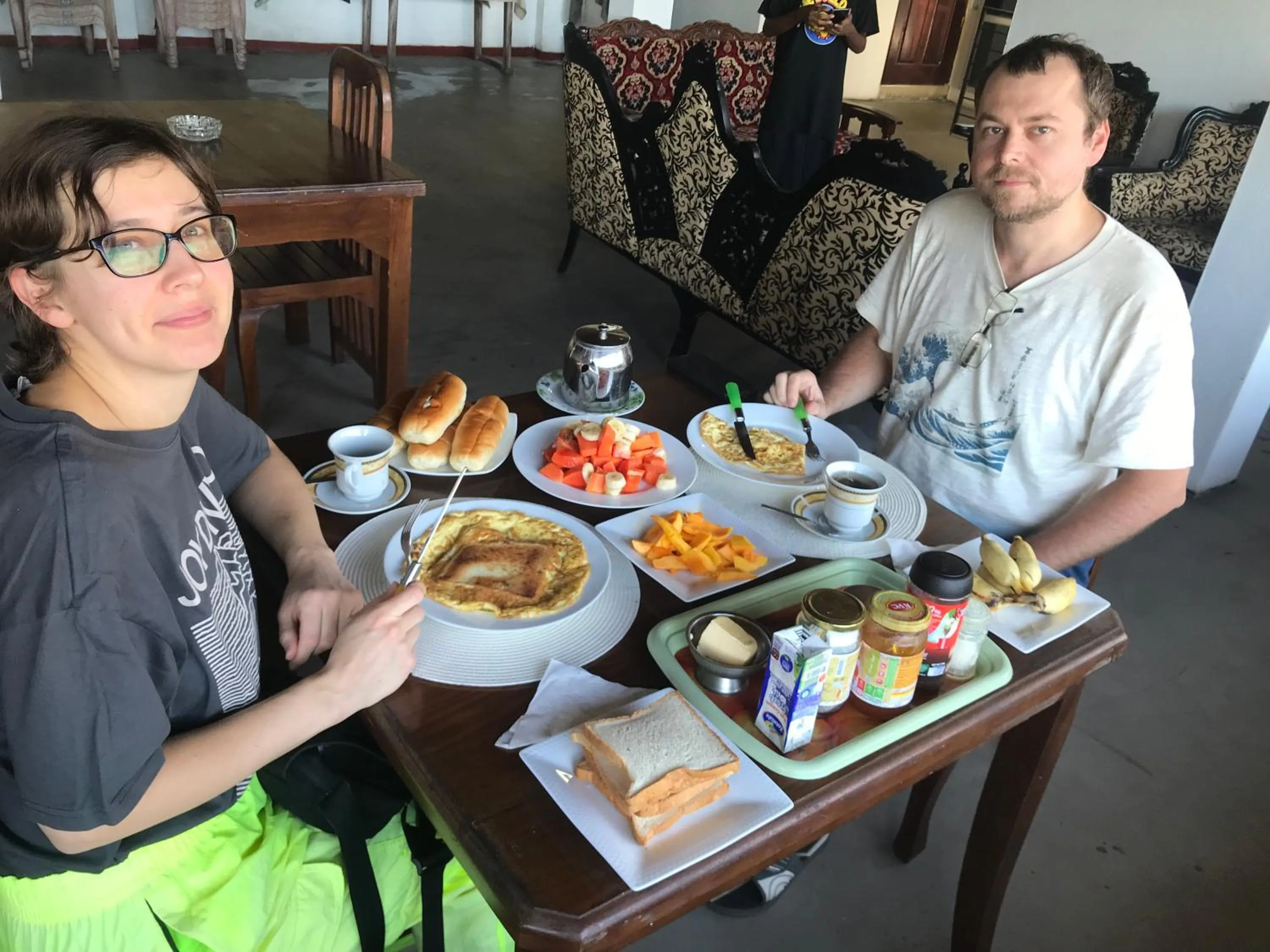 Restaurant/places to eat in Shanith Guesthouse Negombo , beach road