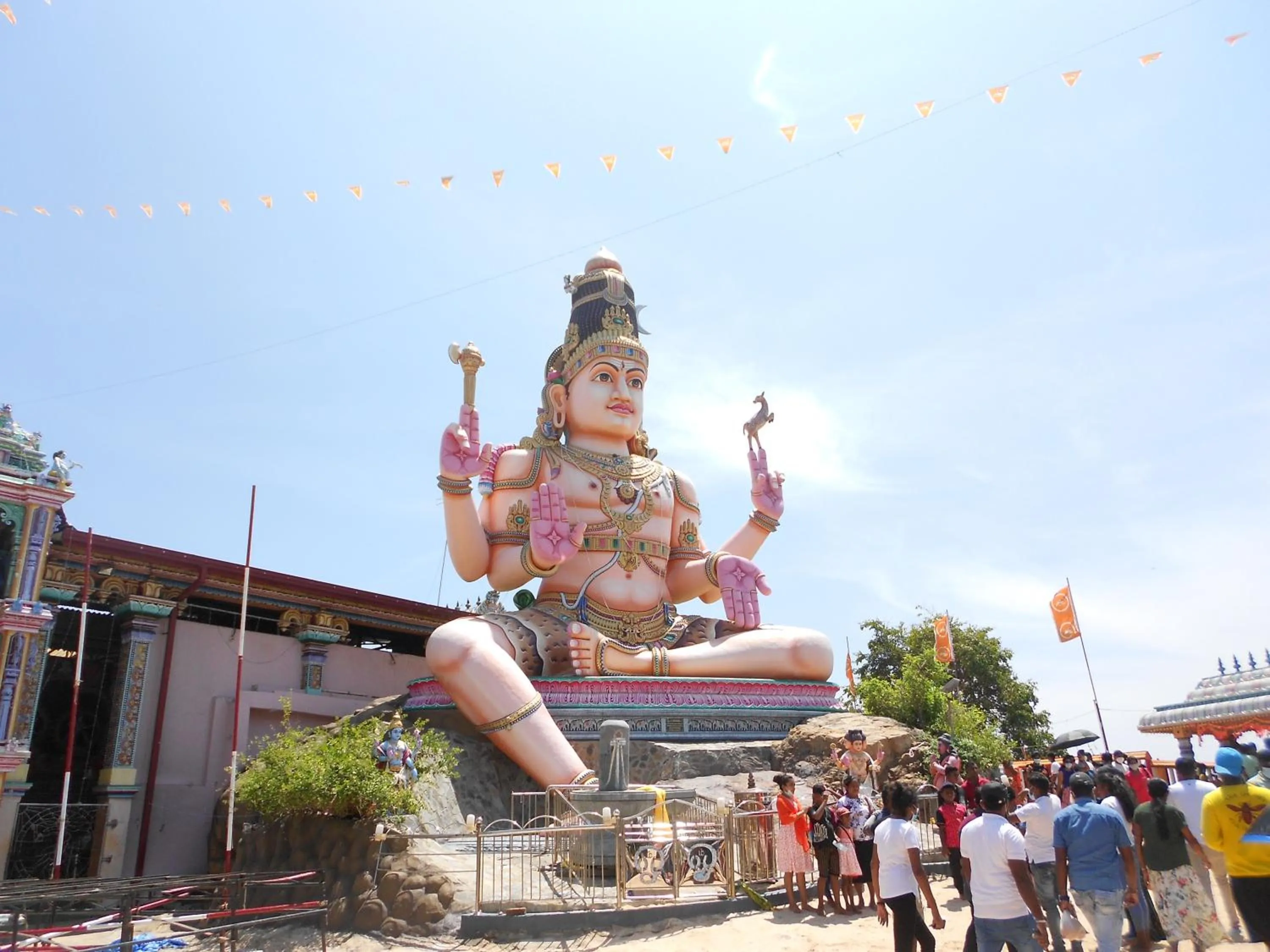group of guests in Shanith Guesthouse Negombo , beach road