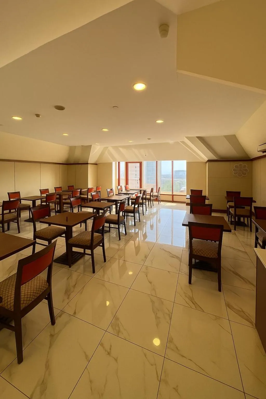 Restaurant/places to eat in Taxim Express Bosphorus Hotel