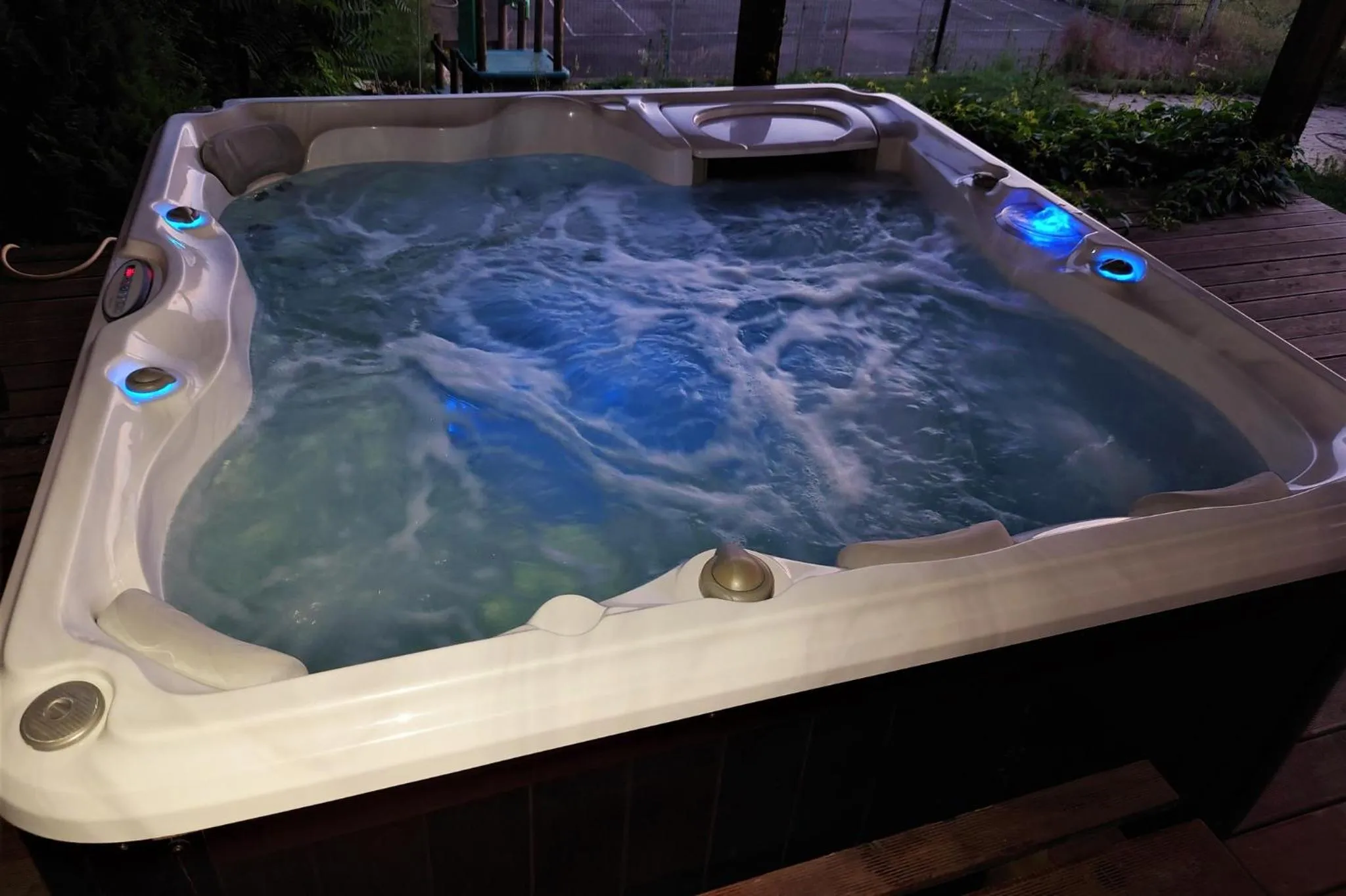 Hot Tub in Pensiunea Carmen - Bikers Friendly Nest