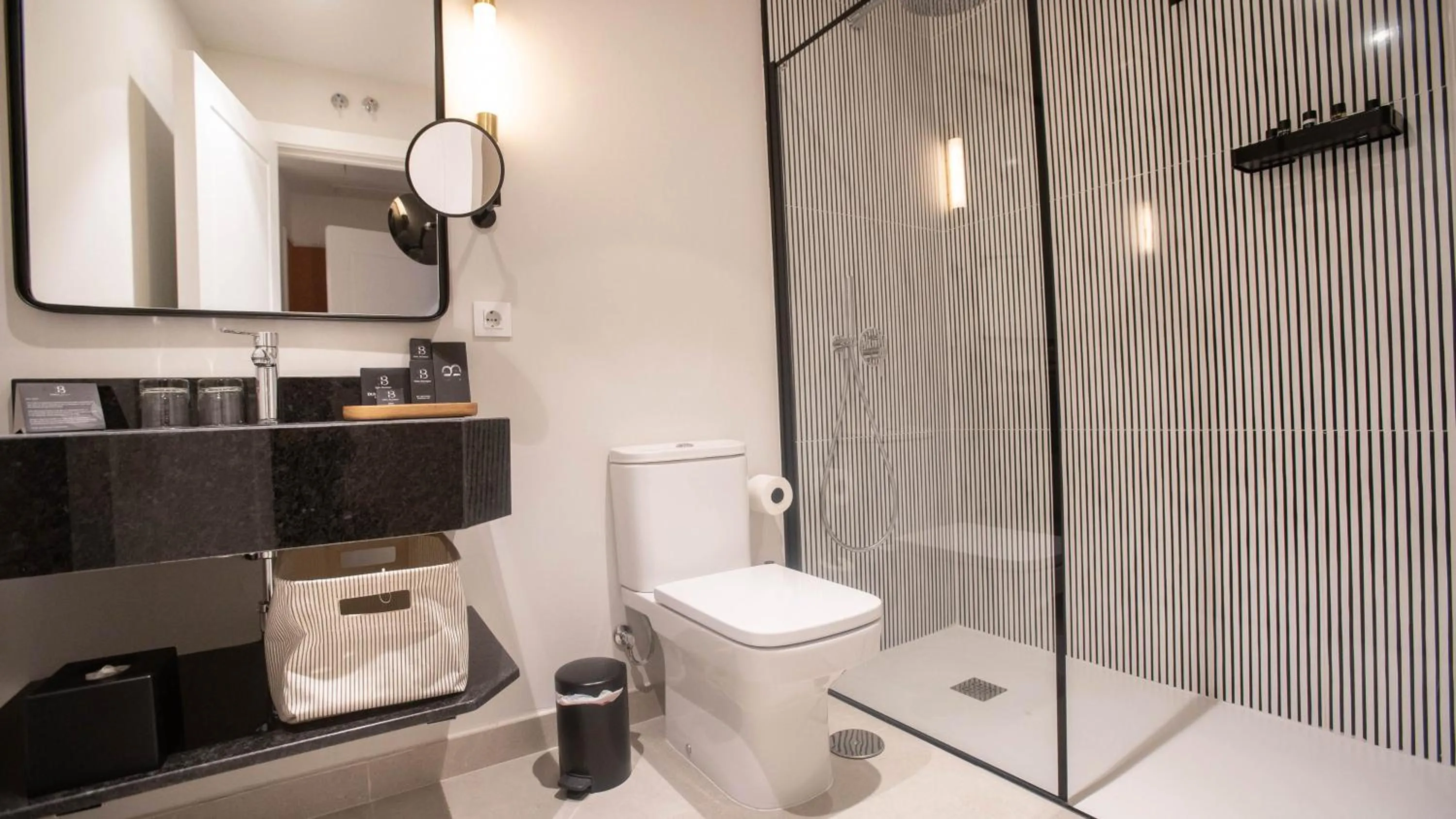 Toilet in Soho Boutique Opera