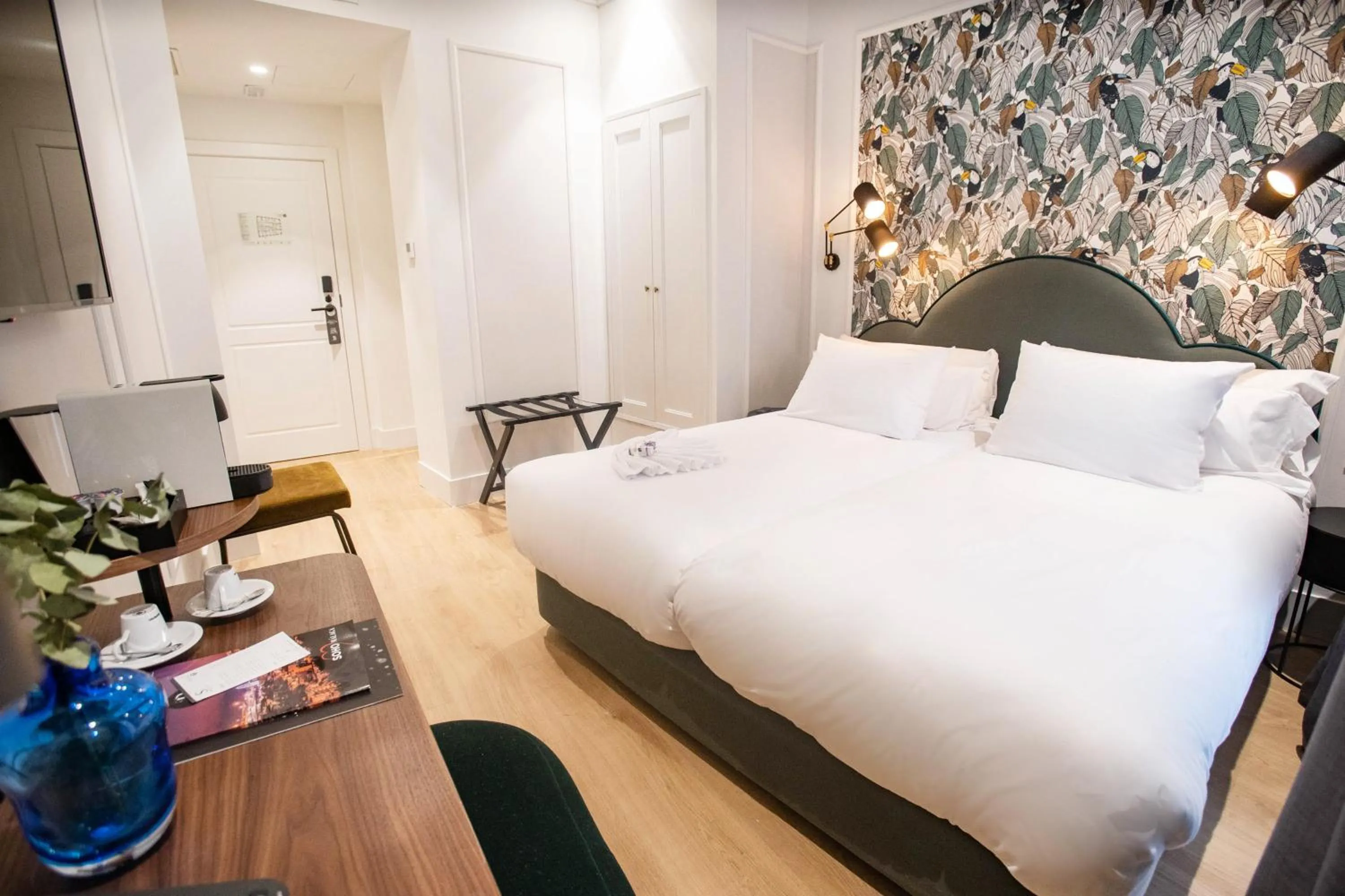 Bedroom, Bed in Soho Boutique Opera